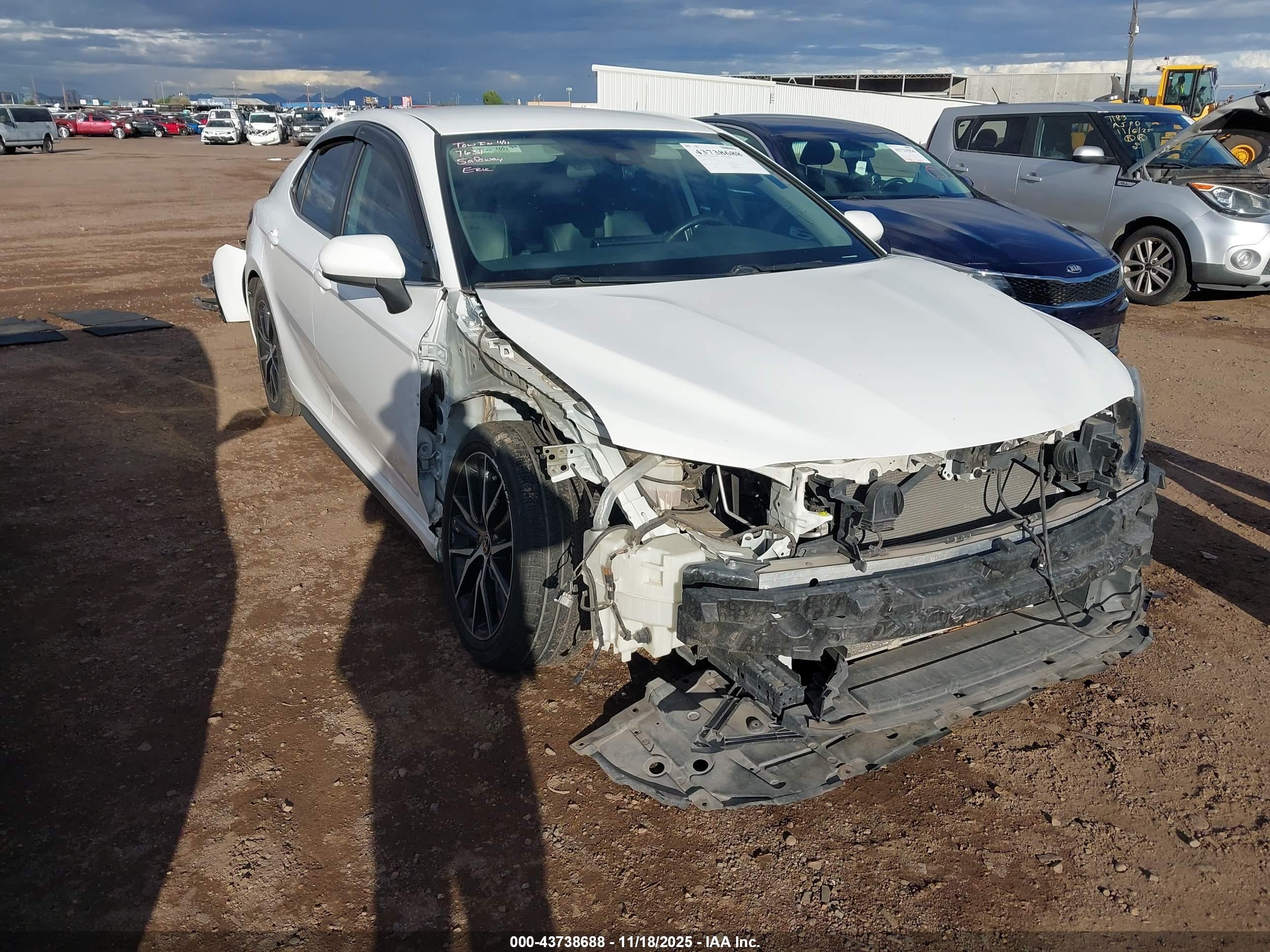 TOYOTA CAMRY image 6
