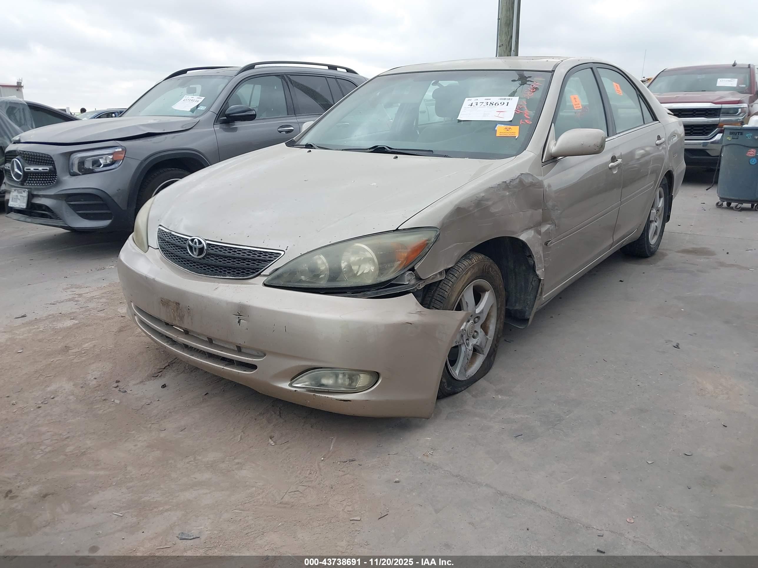 TOYOTA CAMRY image 2
