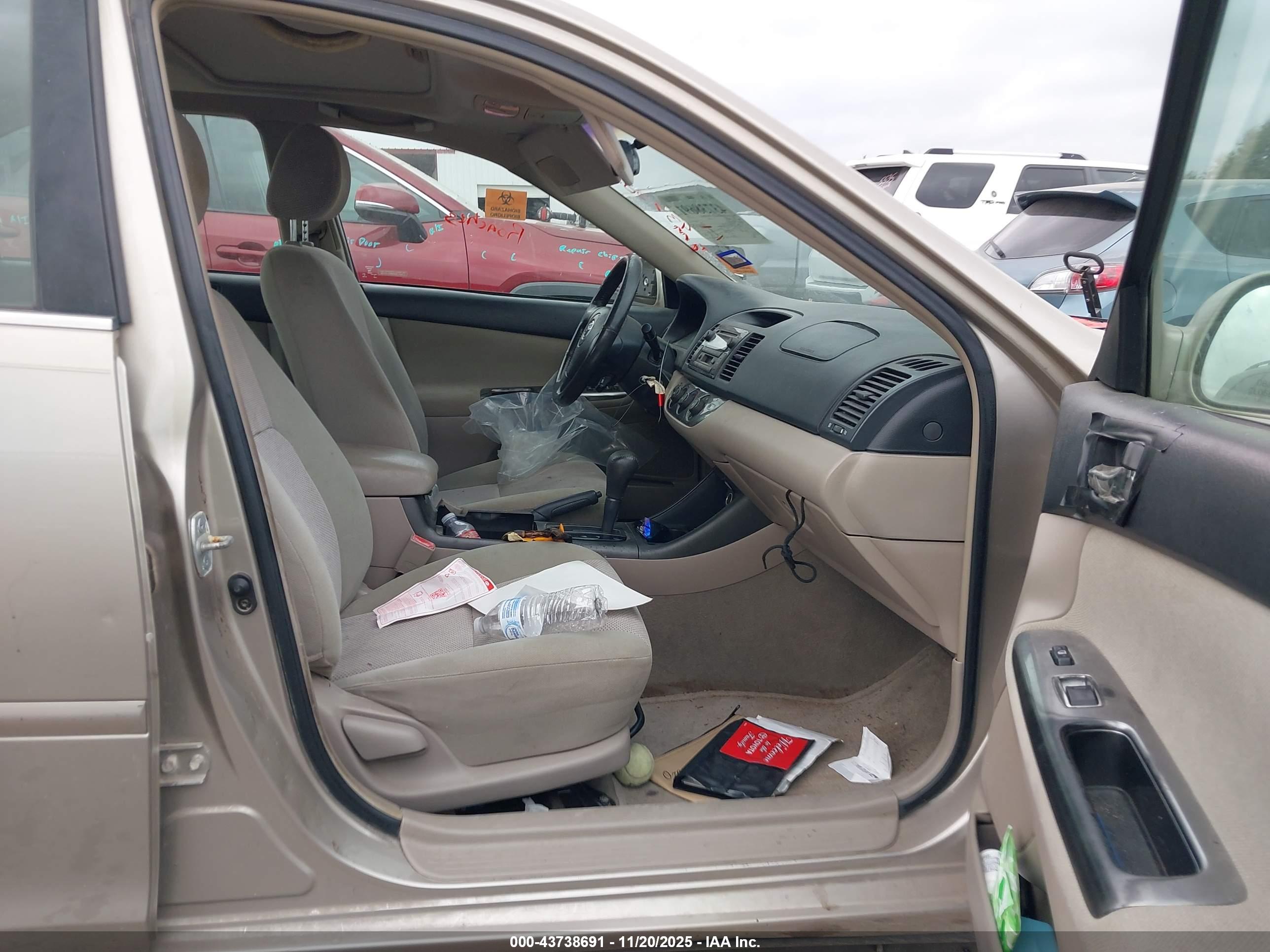 TOYOTA CAMRY image 5