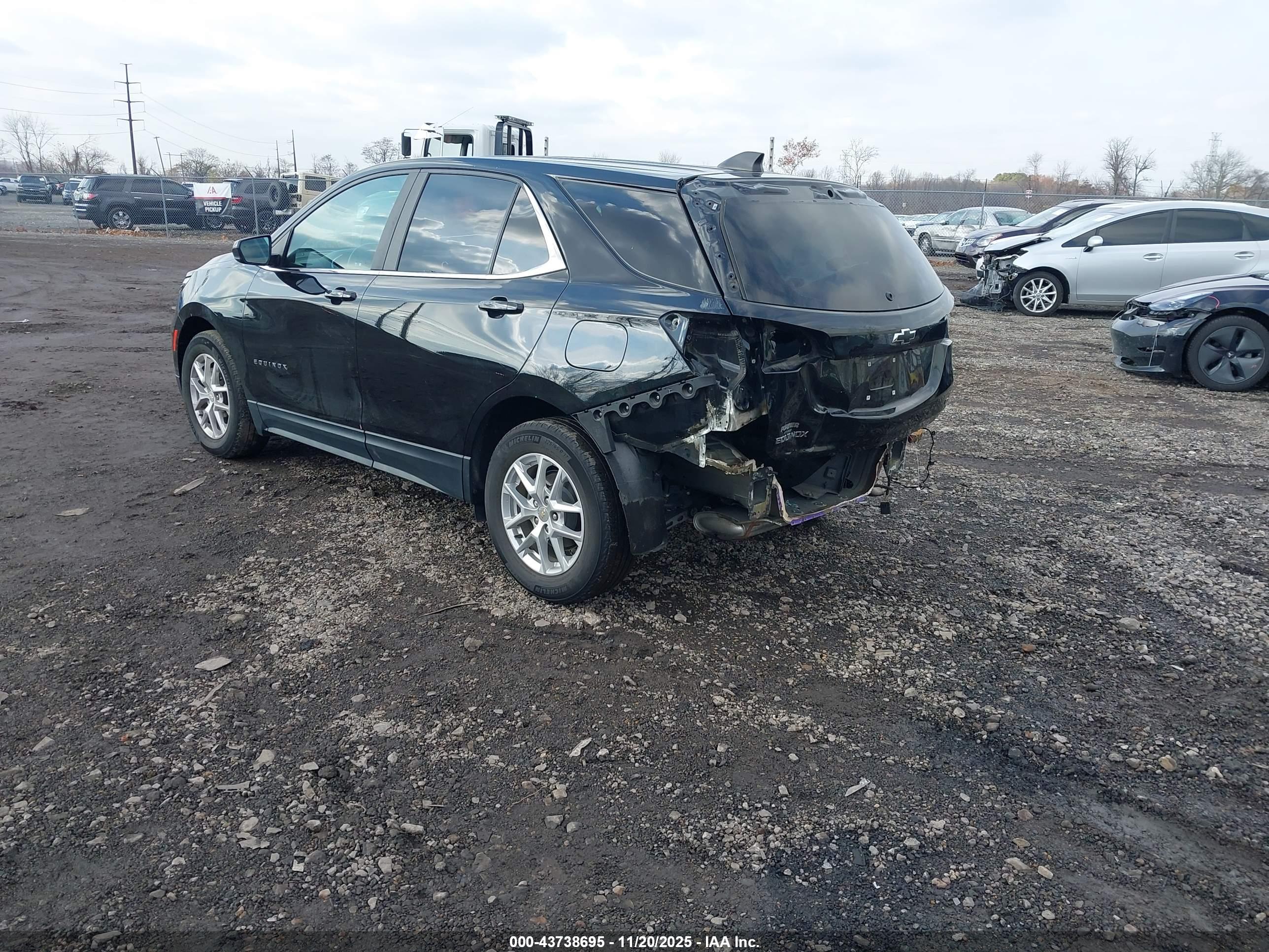 CHEVROLET EQUINOX image 3