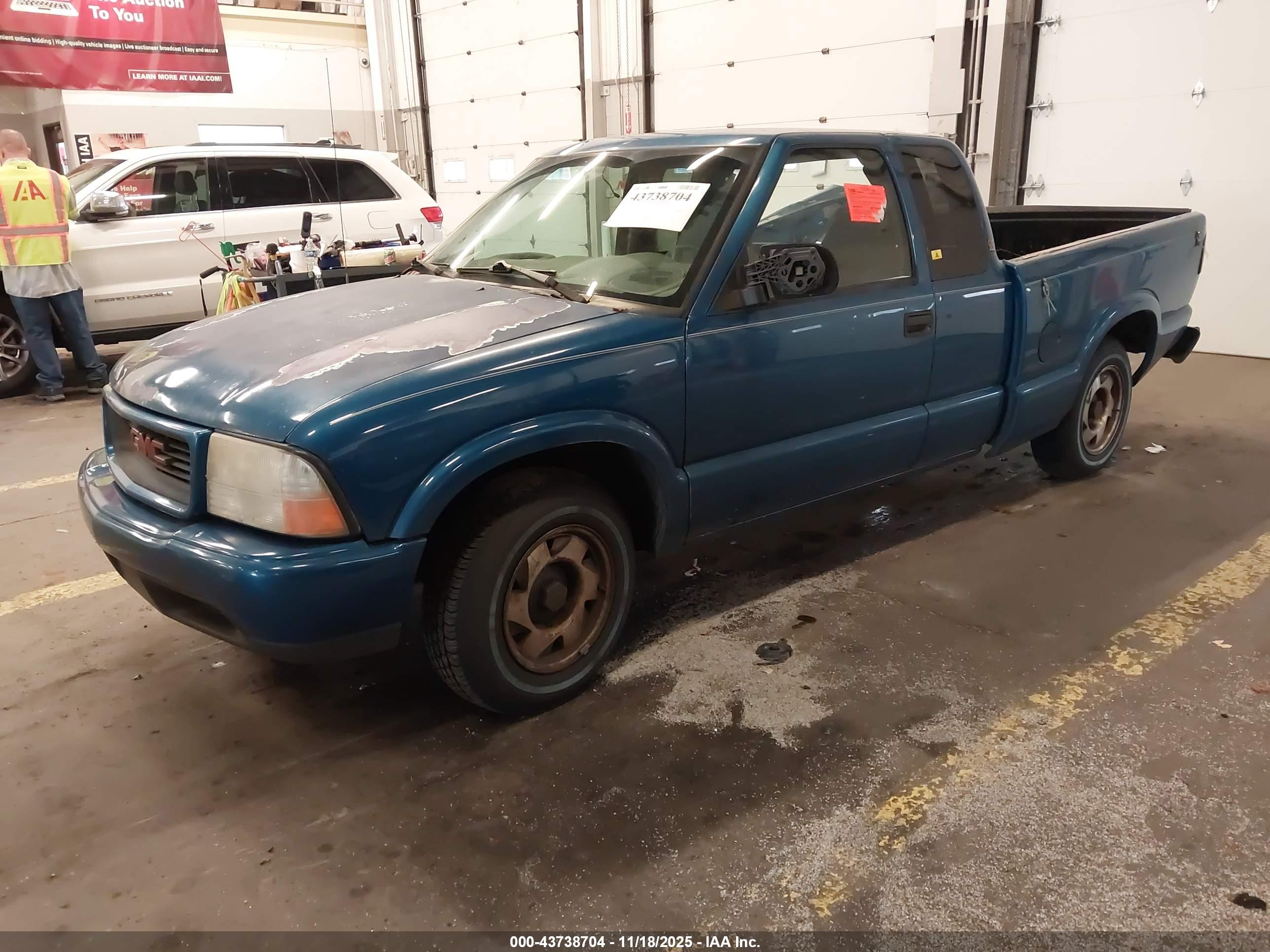 GMC SONOMA image 2