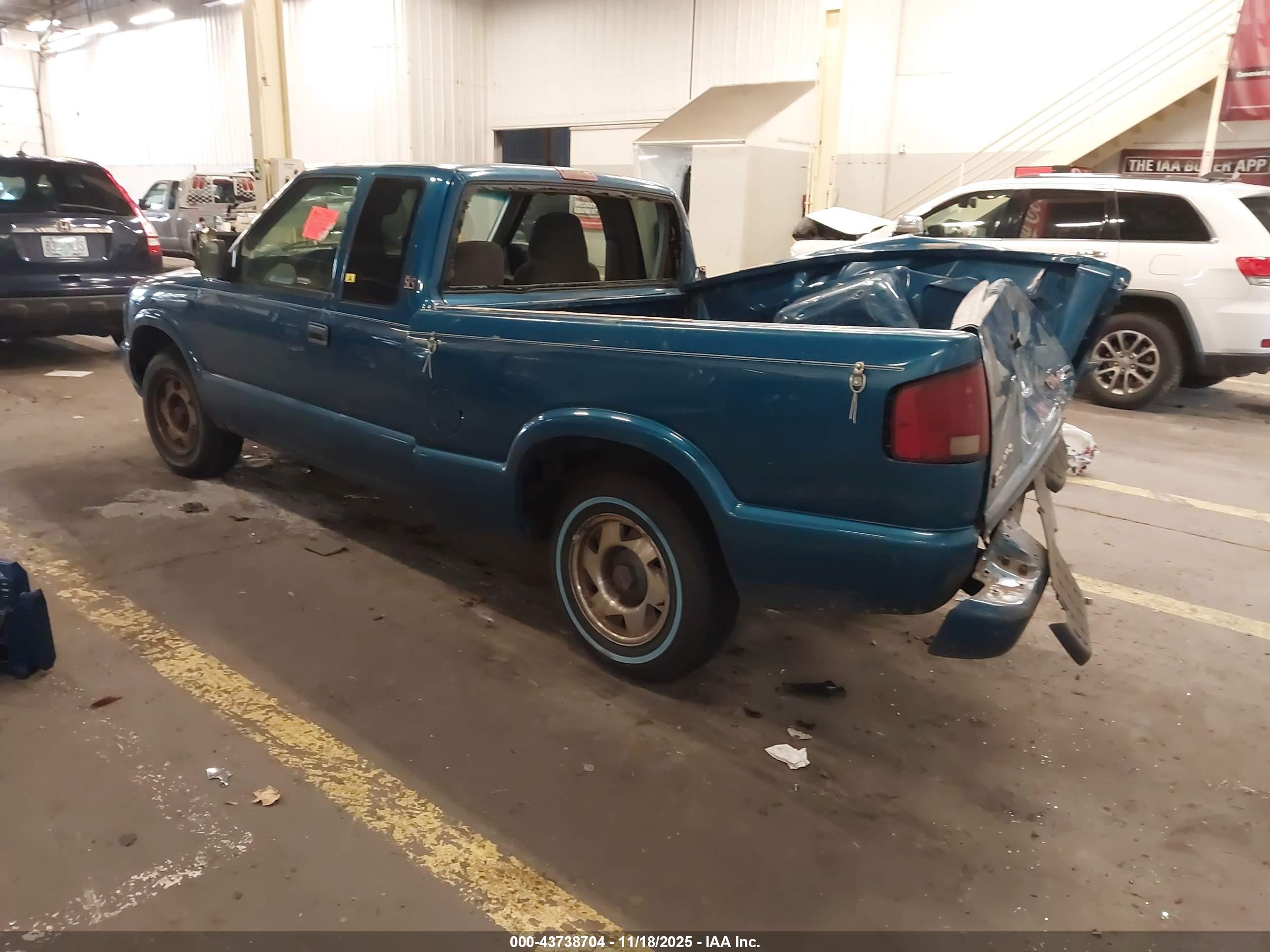 GMC SONOMA image 3