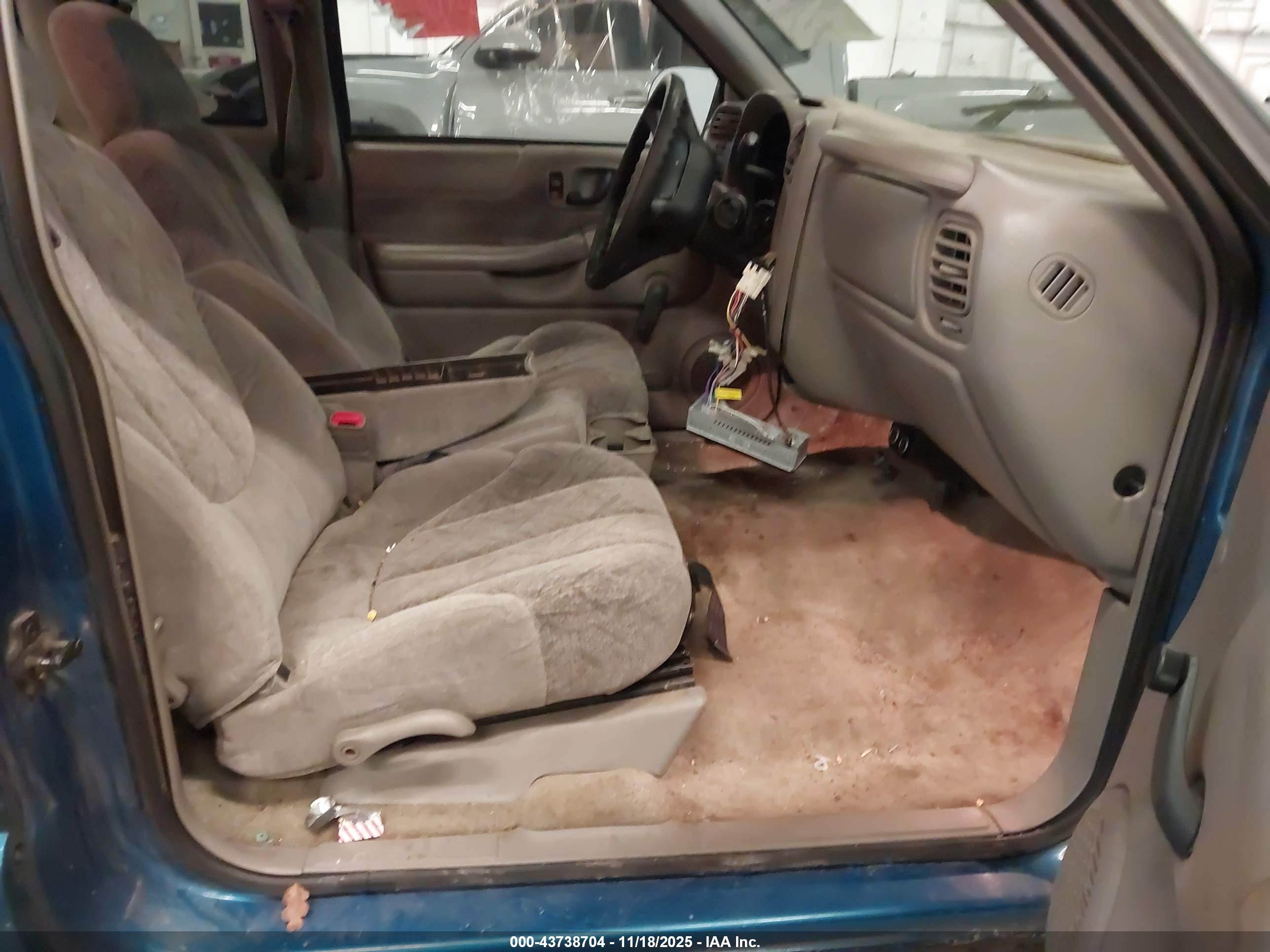 GMC SONOMA image 5