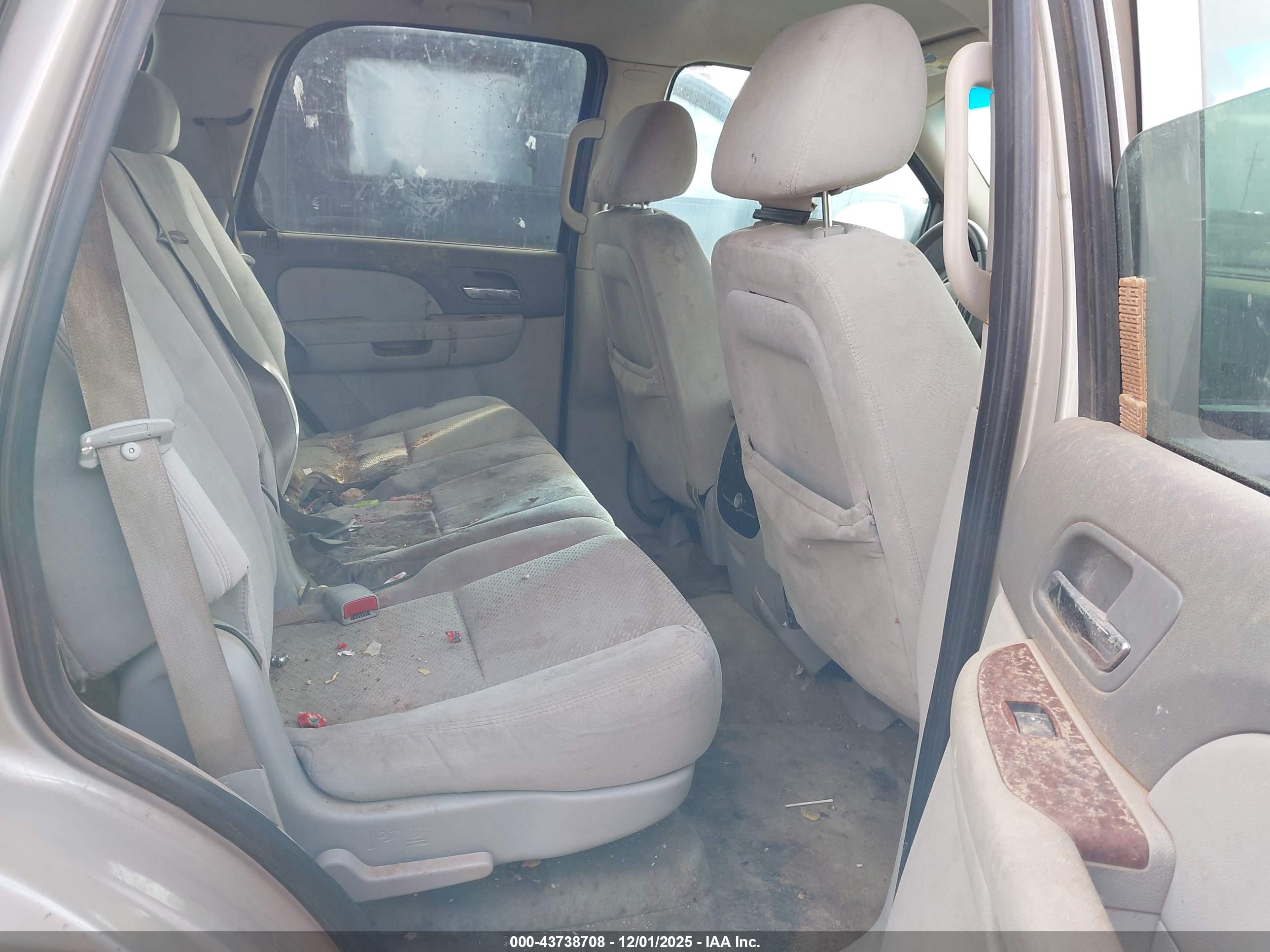 GMC YUKON image 8