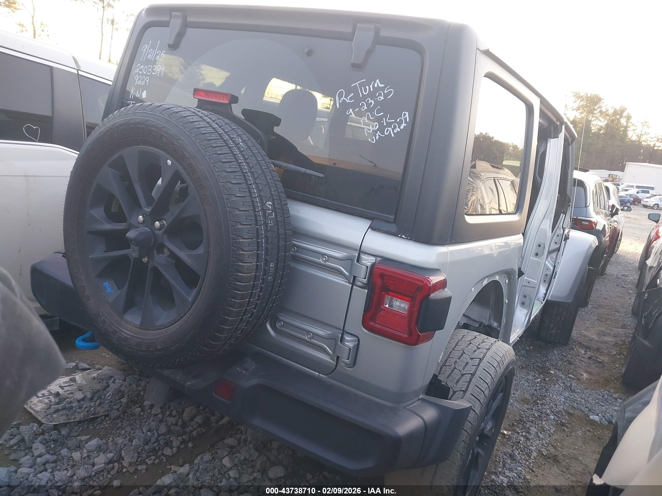 JEEP WRANGLER image 4
