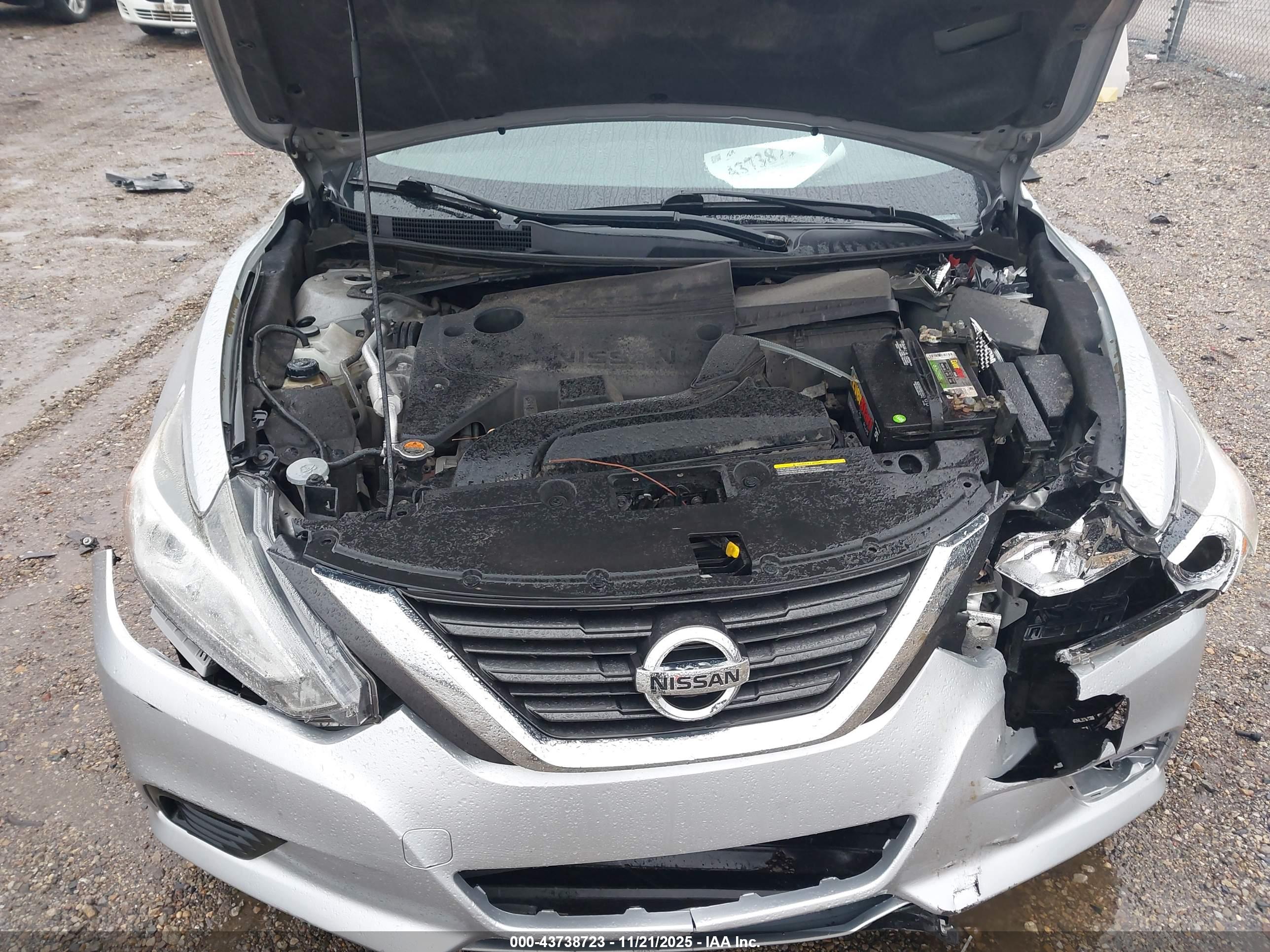 NISSAN ALTIMA image 10