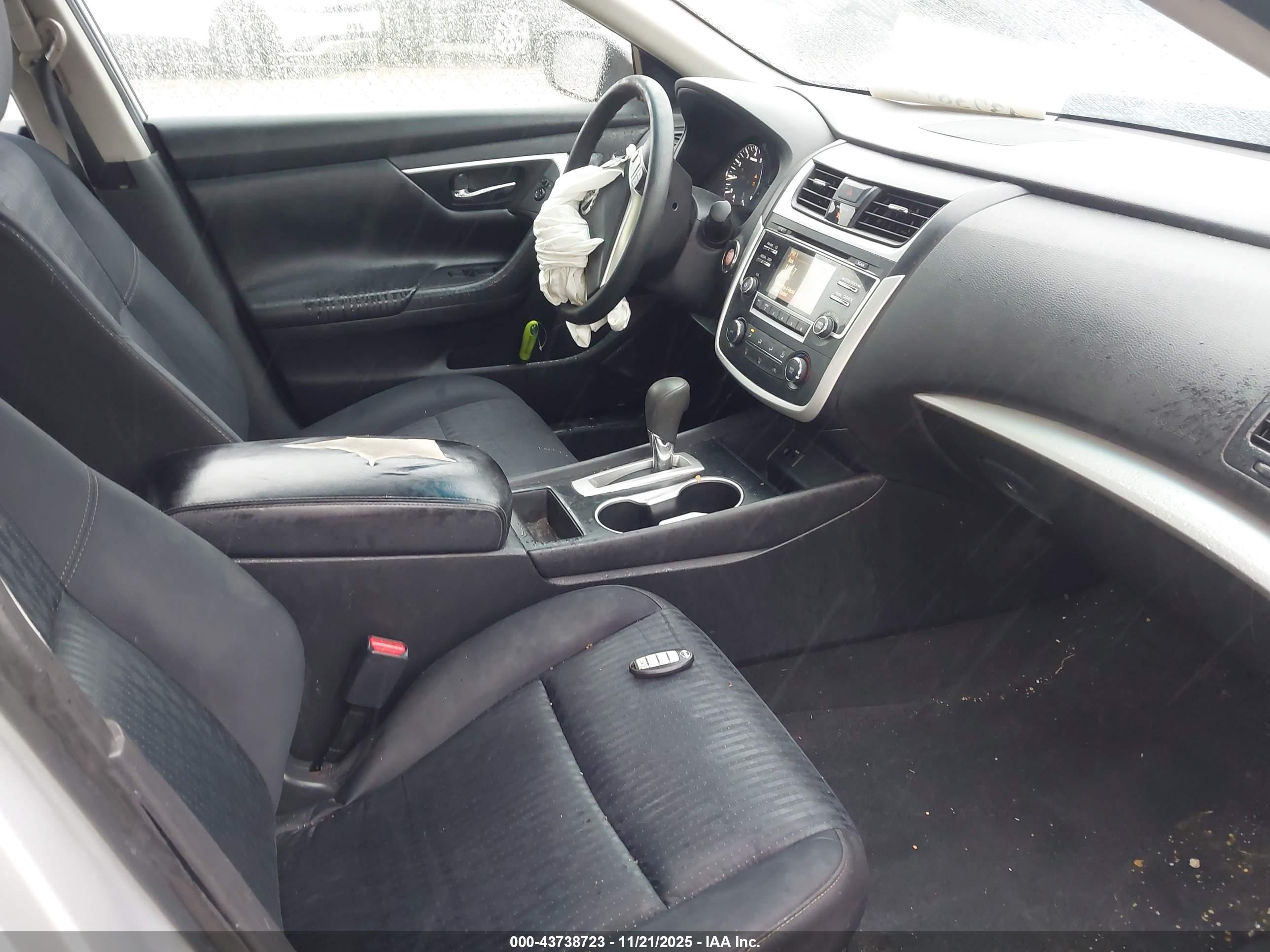 NISSAN ALTIMA image 5