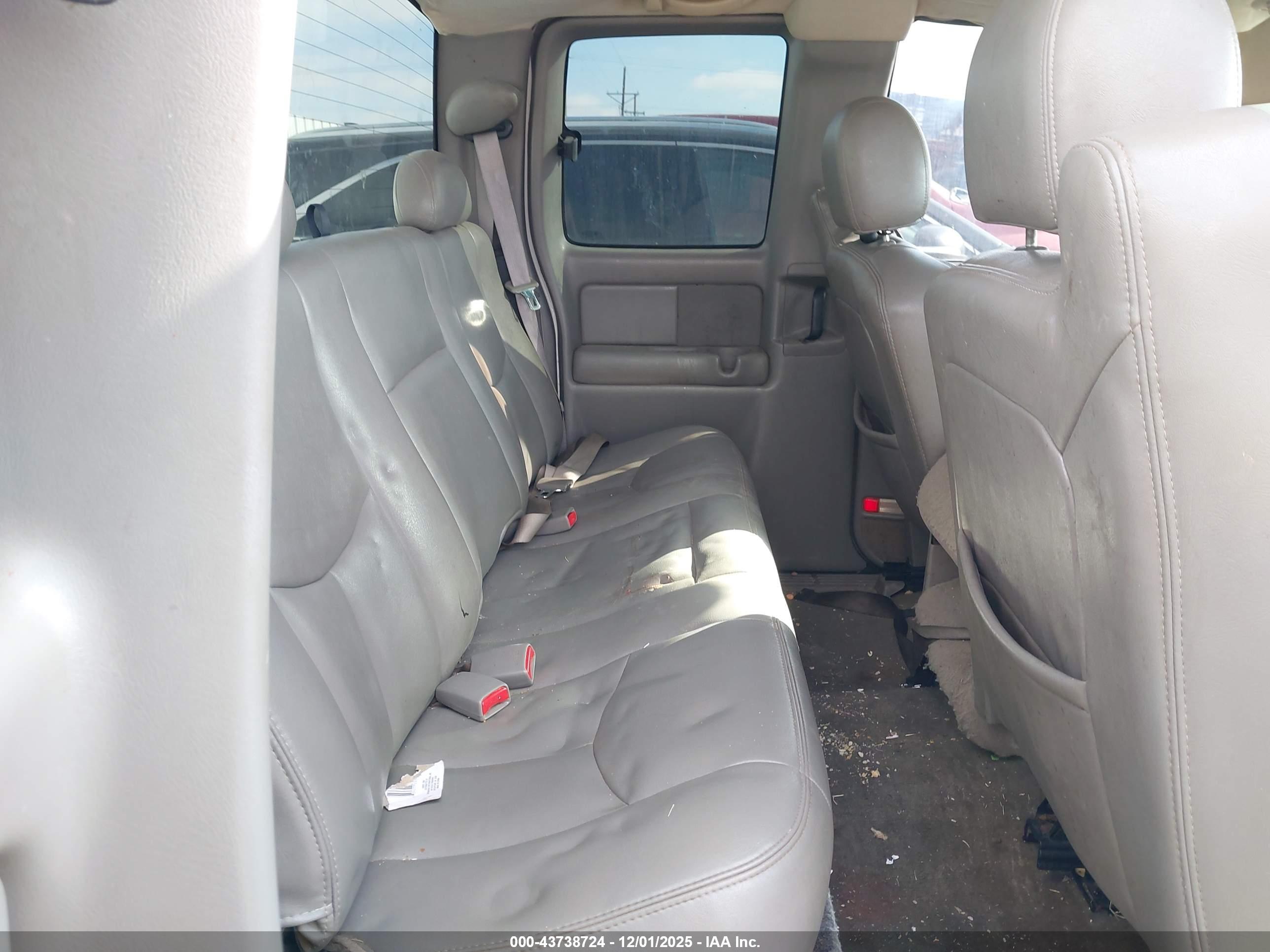 GMC SIERRA image 8