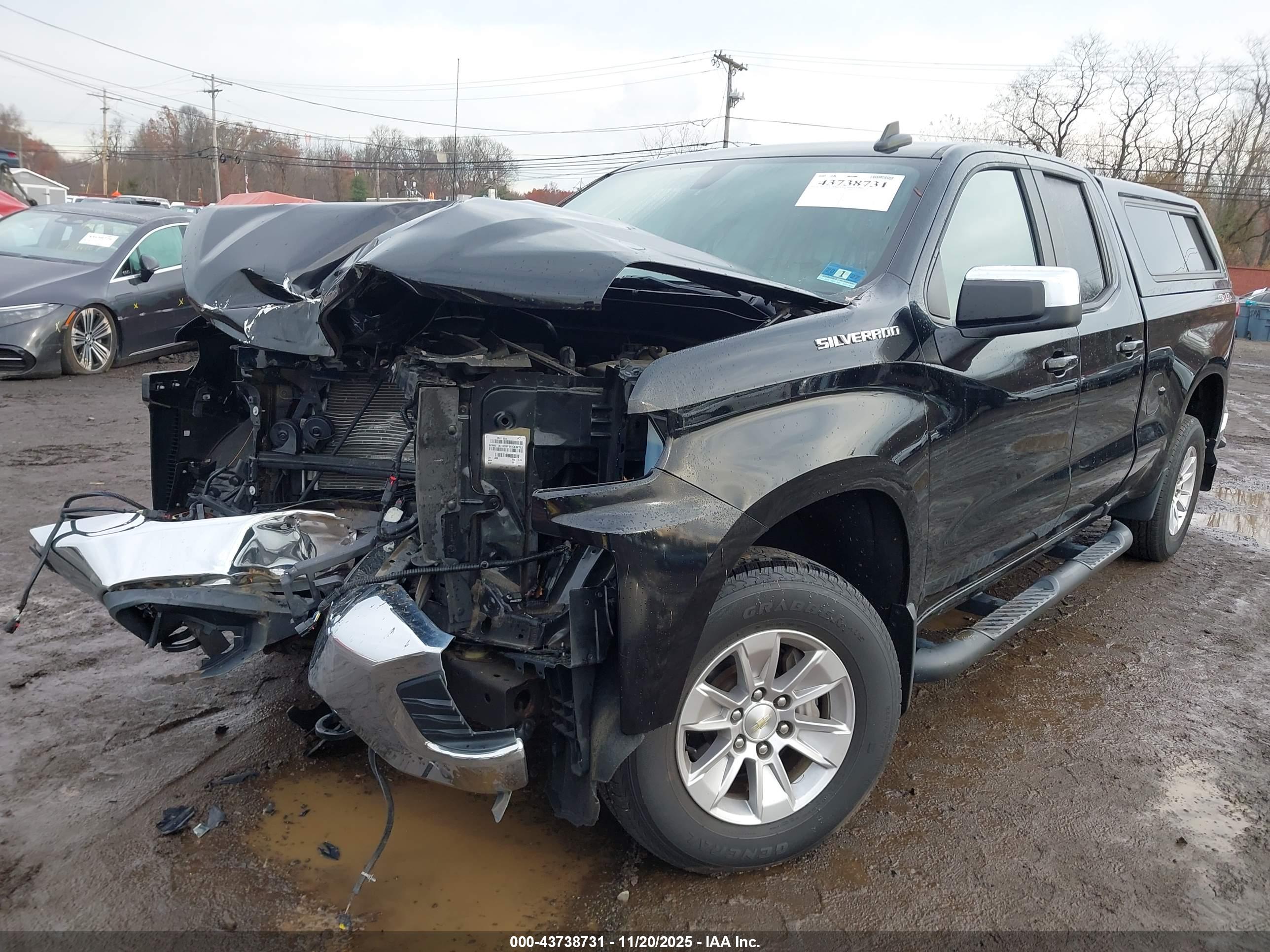 CHEVROLET SILVERADO image 6