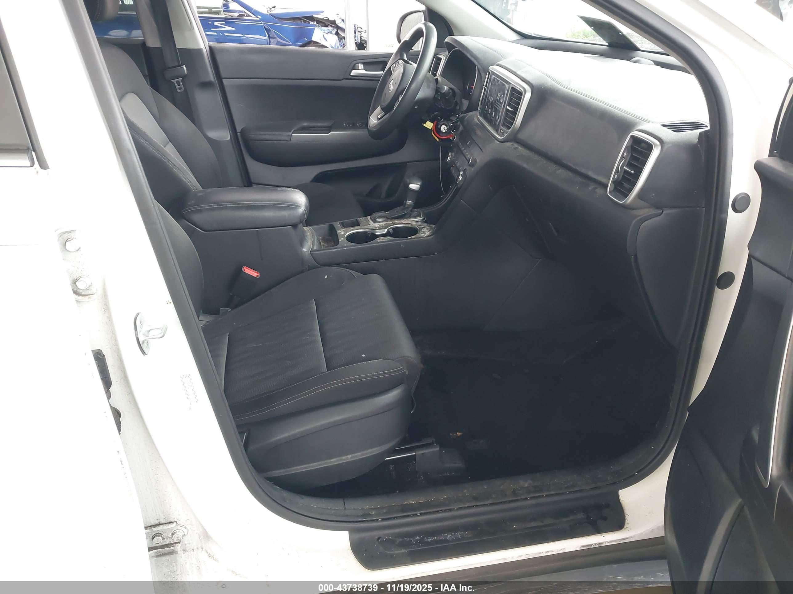 KIA SPORTAGE image 5