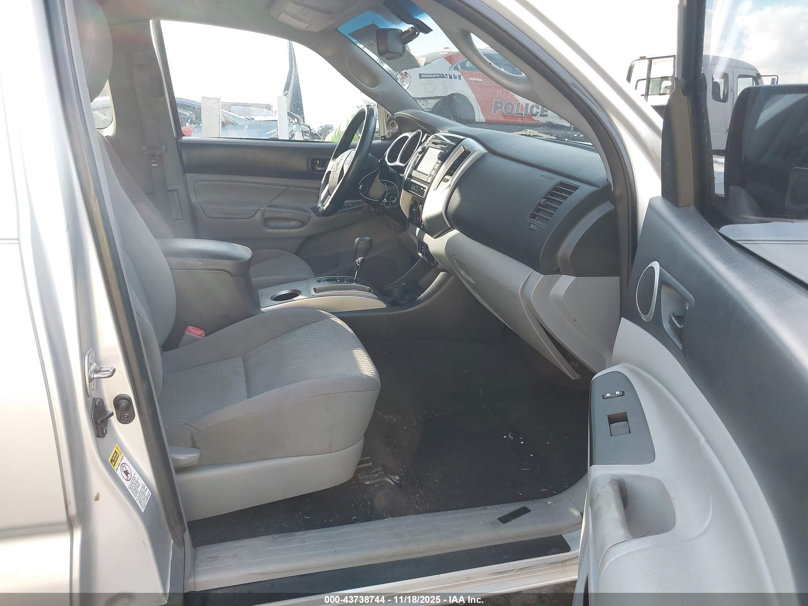 TOYOTA TACOMA image 5