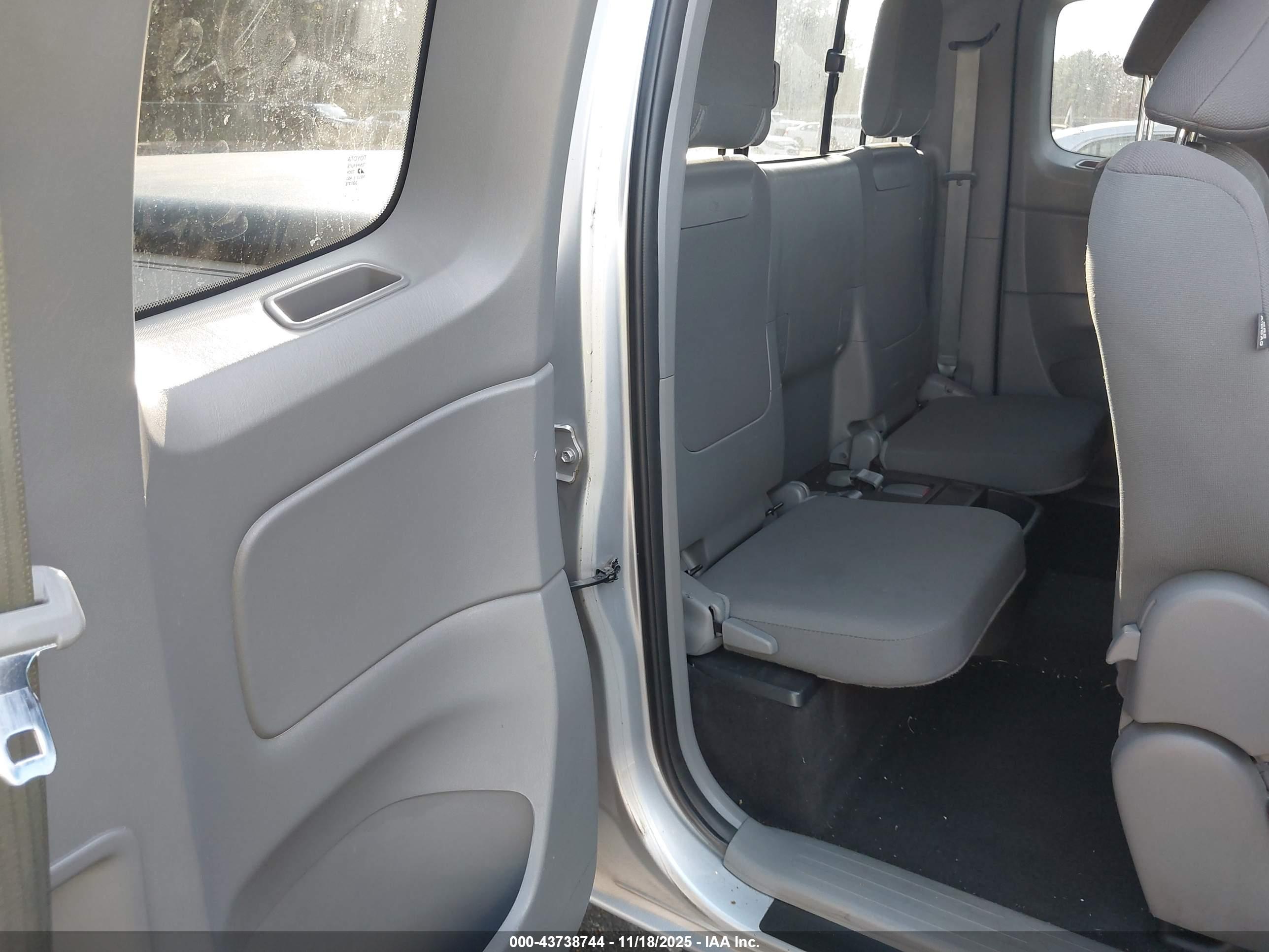 TOYOTA TACOMA image 8