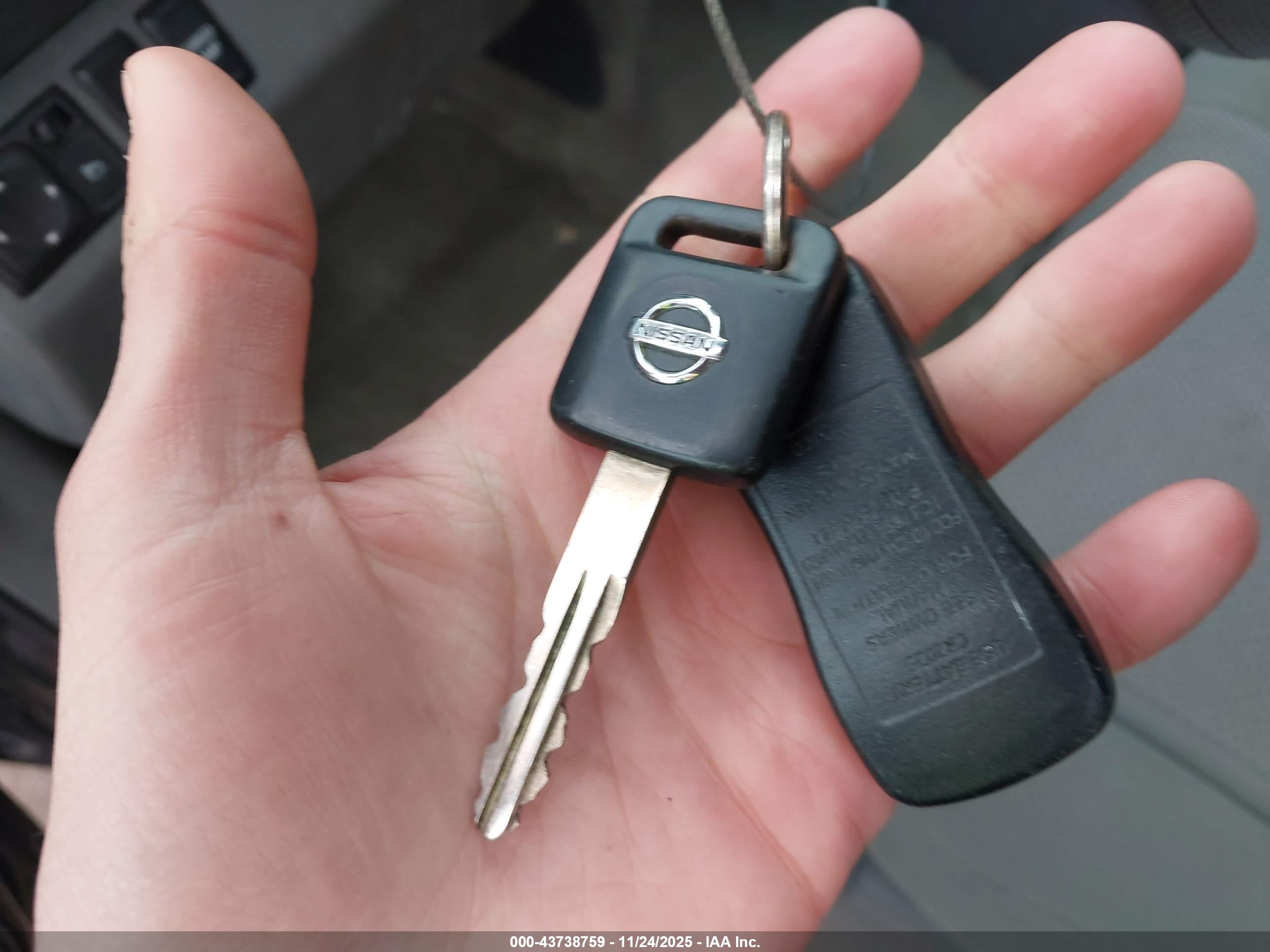 NISSAN FRONTIER image 11