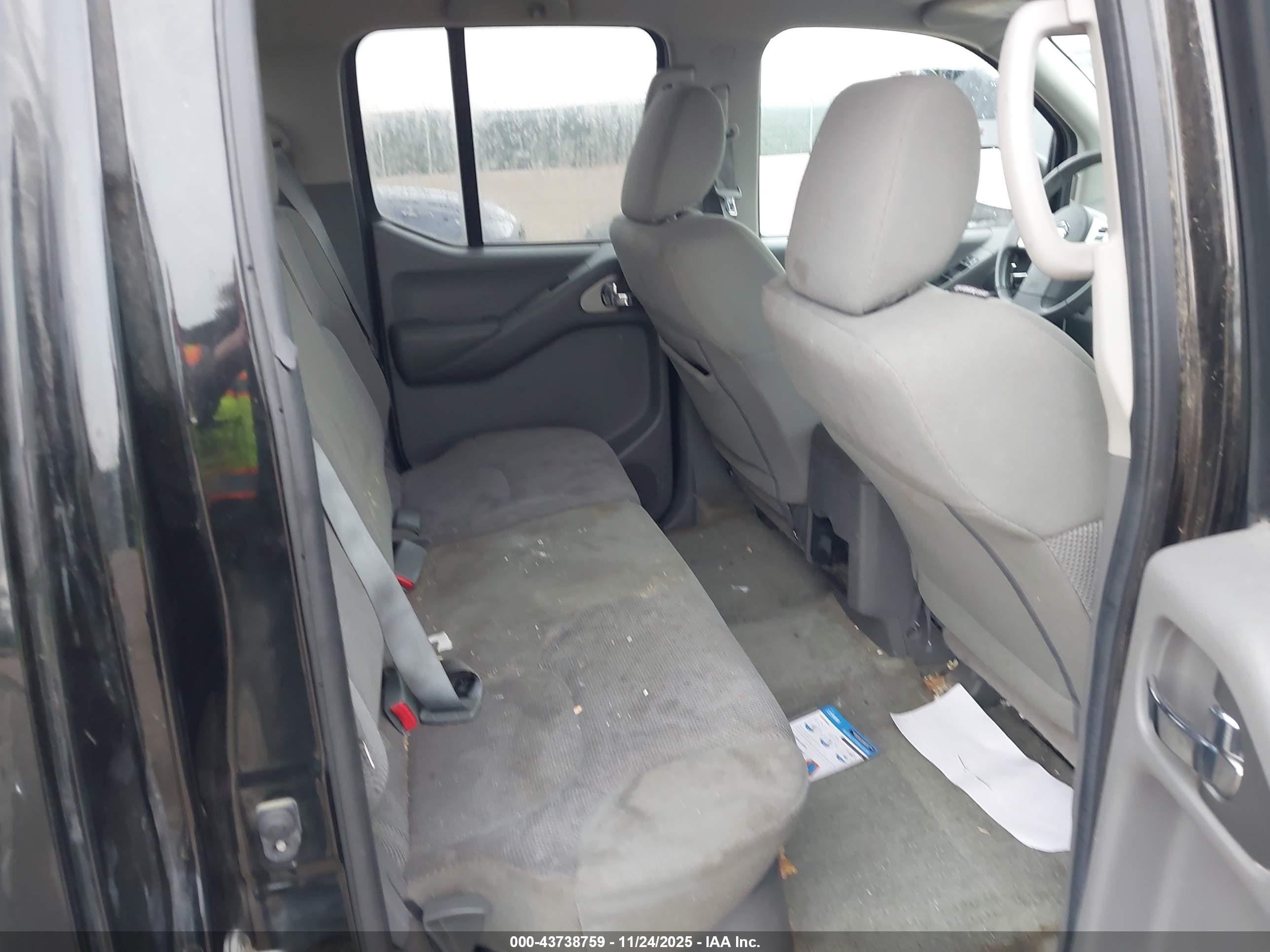 NISSAN FRONTIER image 8