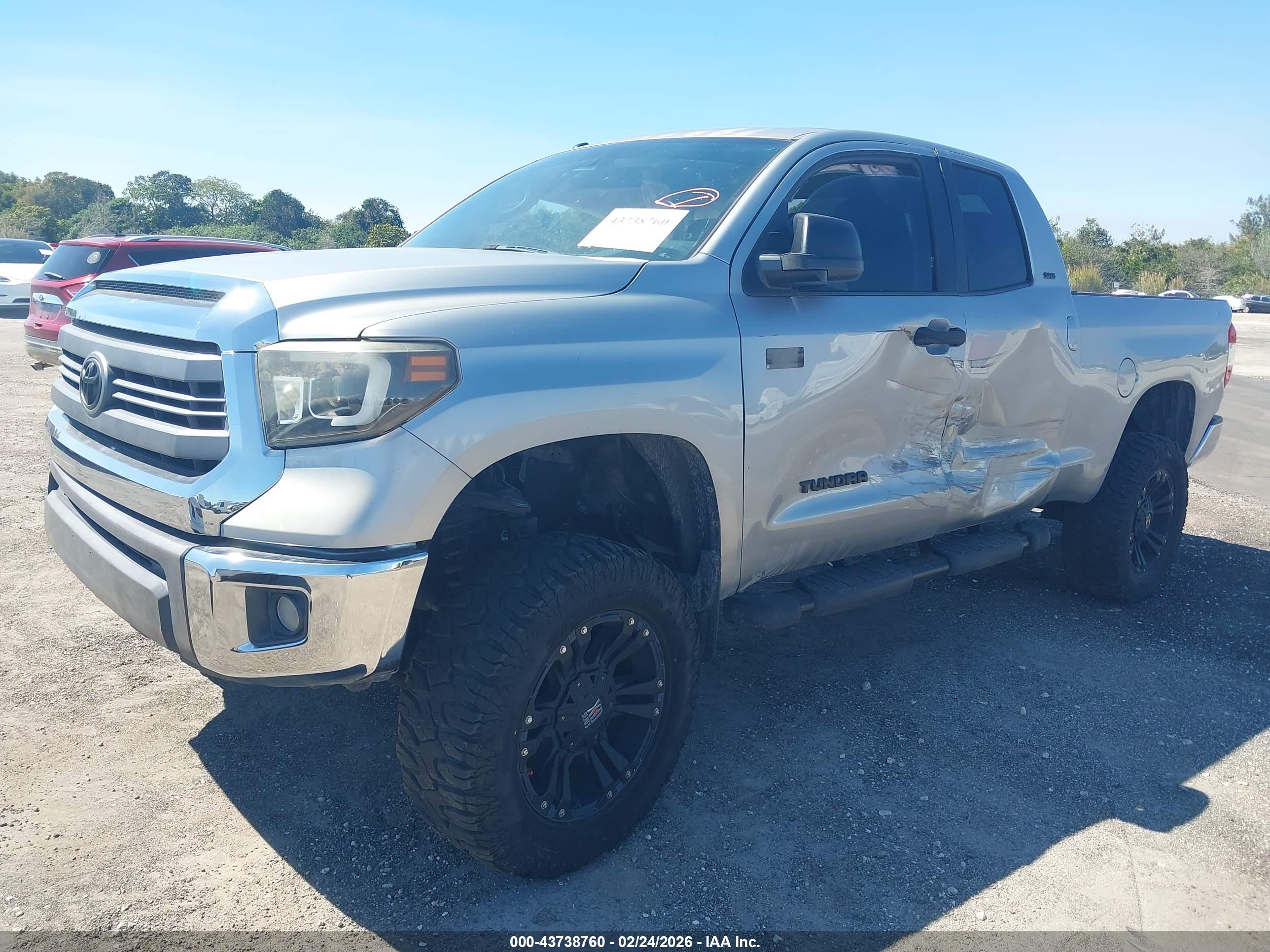 TOYOTA TUNDRA image 2