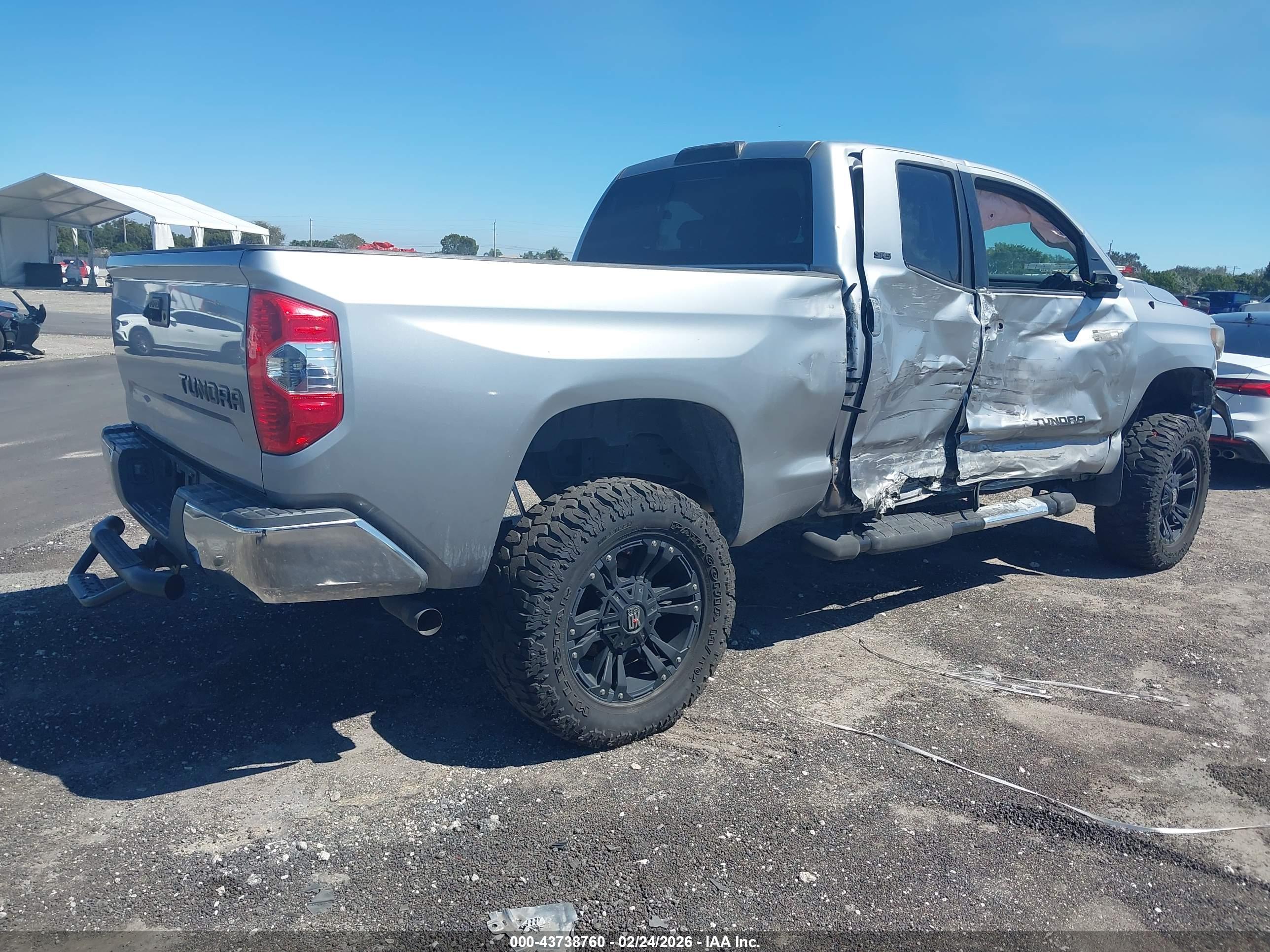 TOYOTA TUNDRA image 4