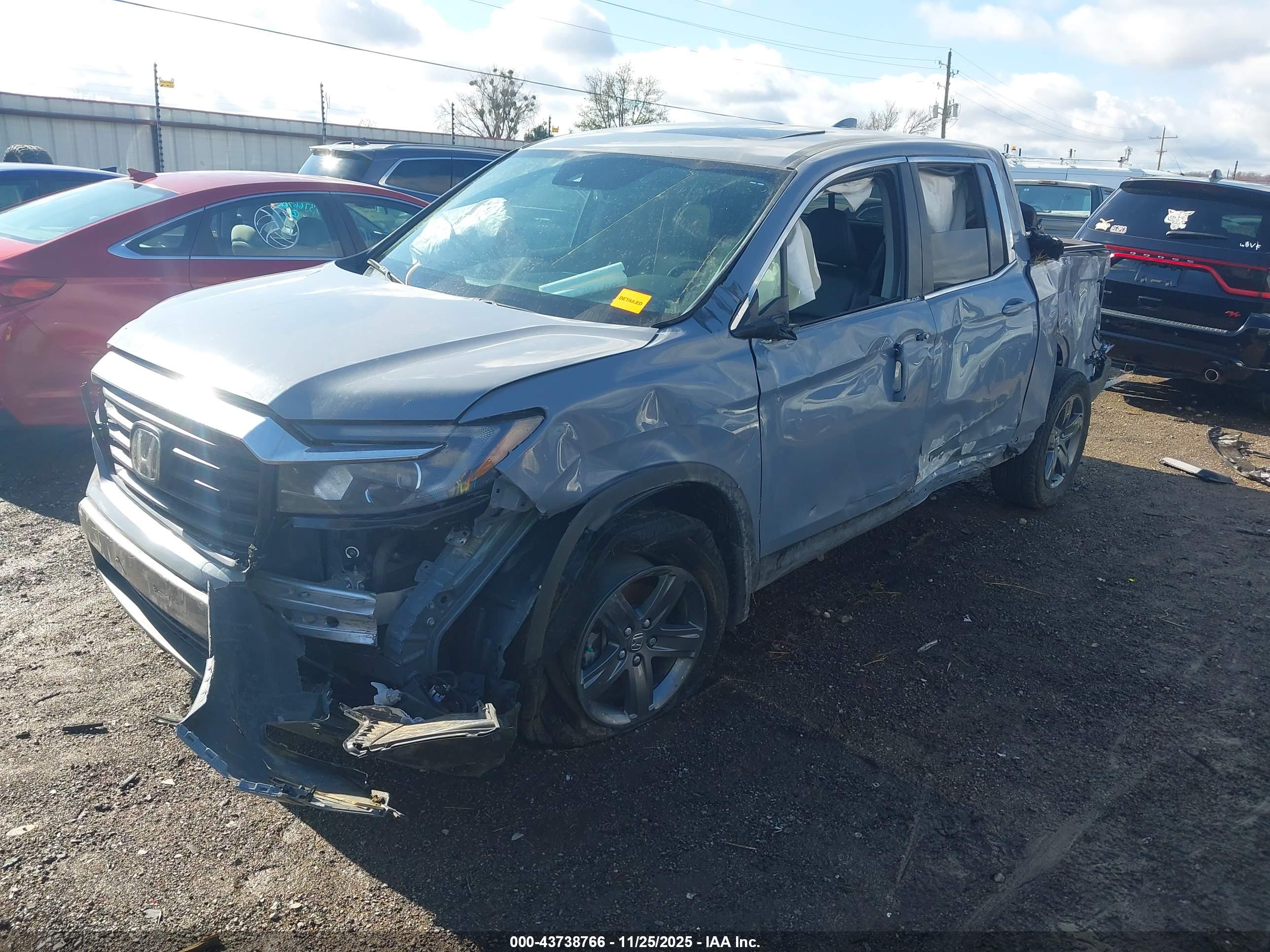 HONDA RIDGELINE image 2