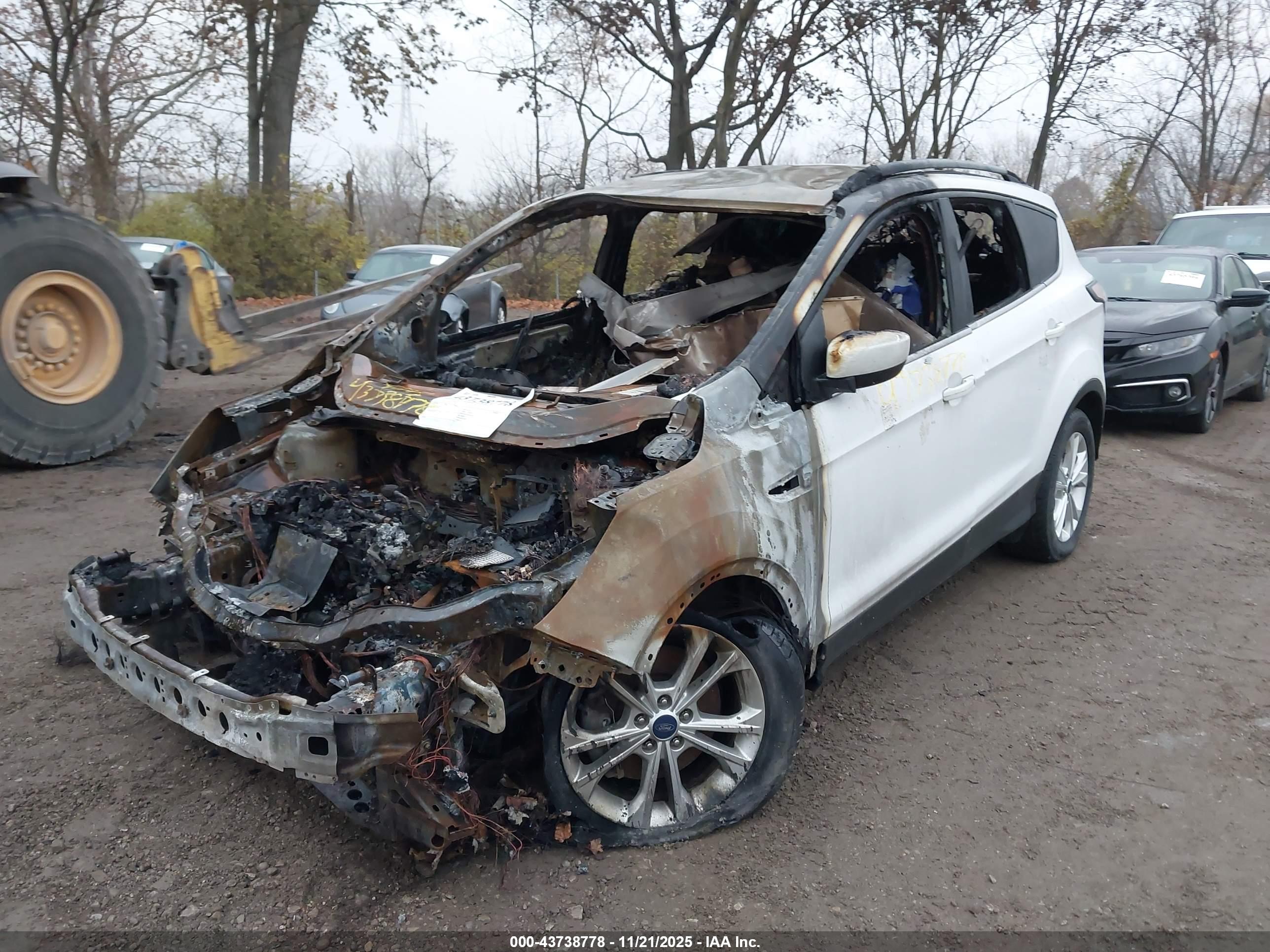 FORD ESCAPE image 2