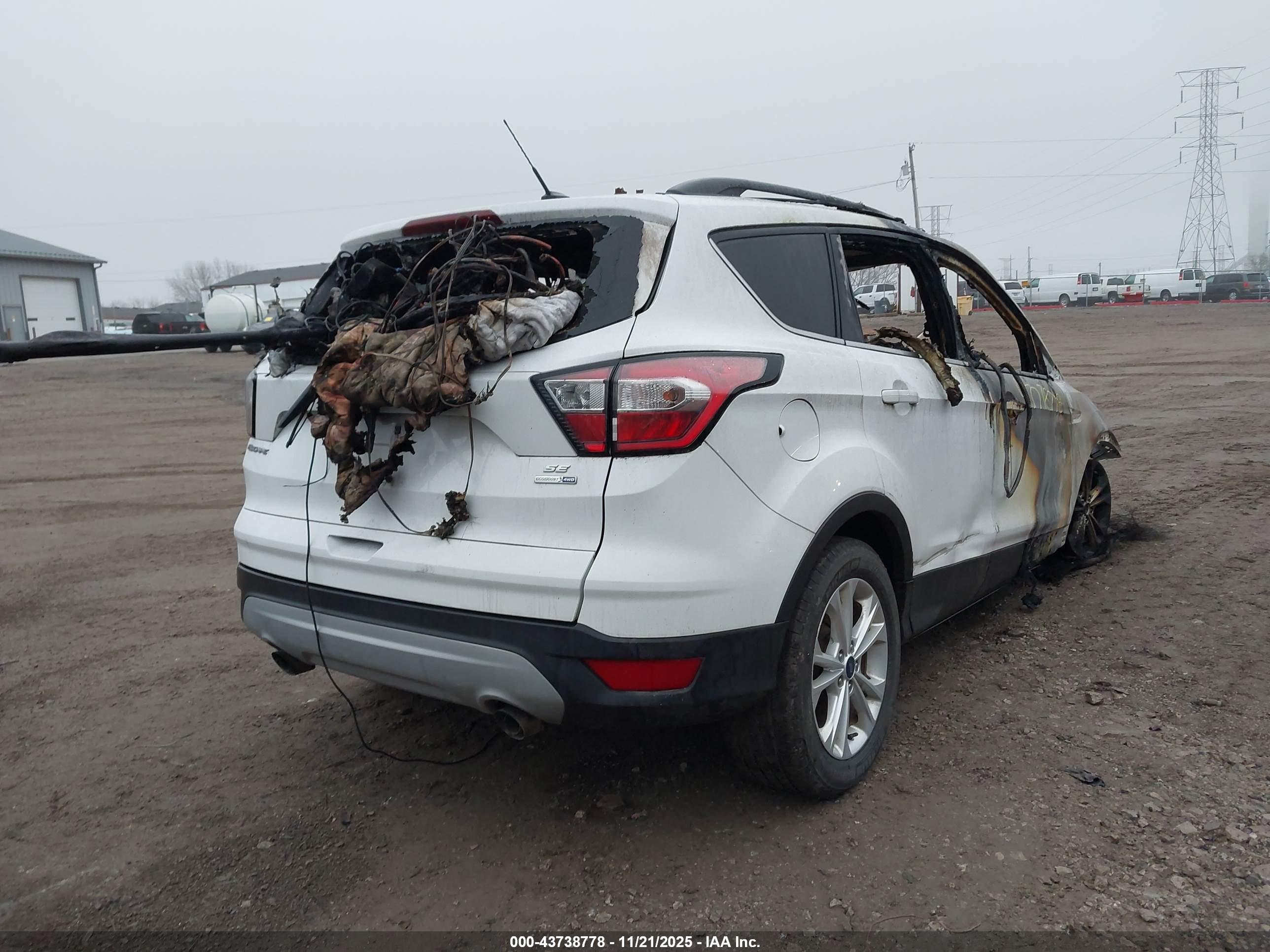 FORD ESCAPE image 4