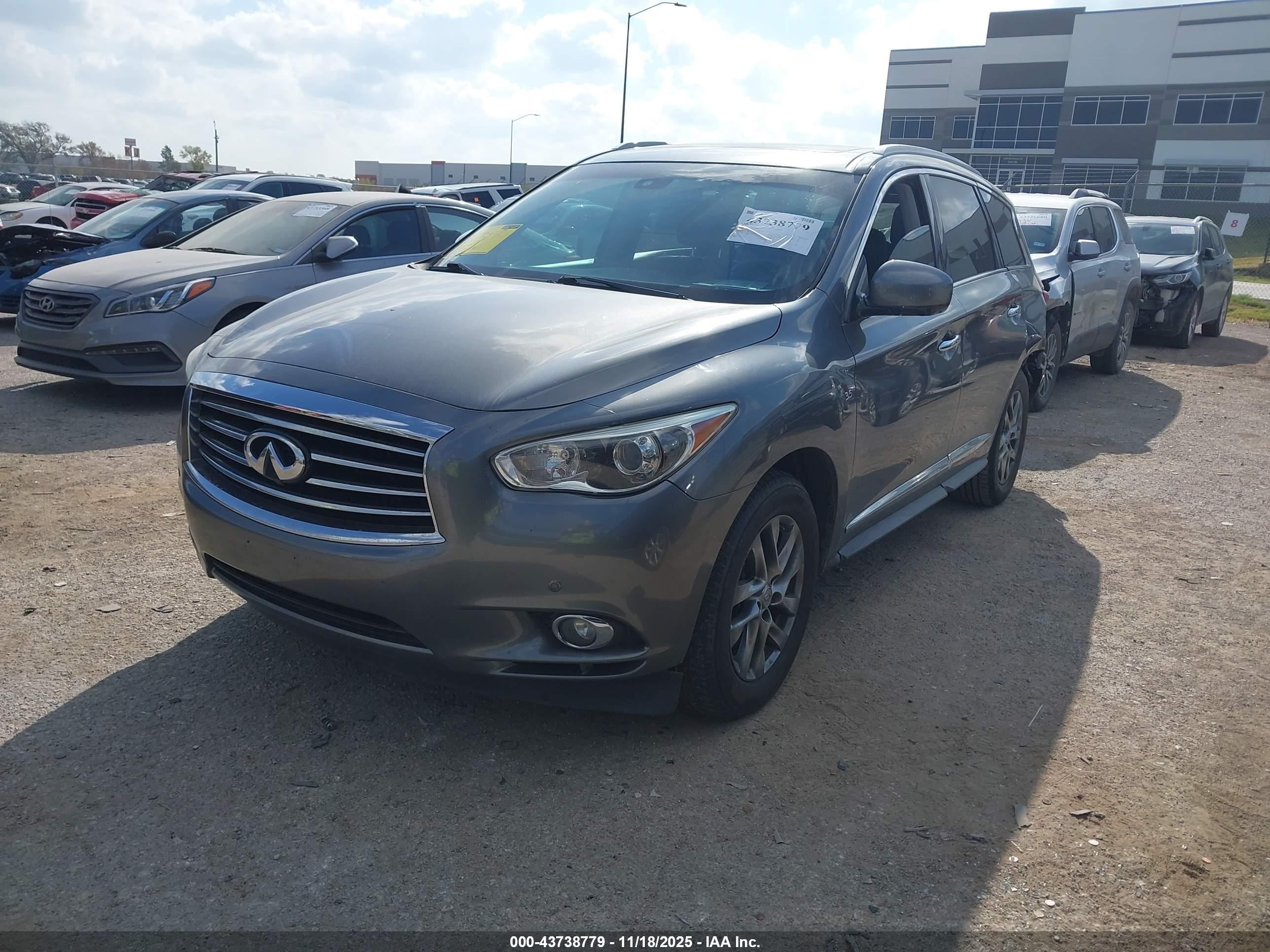 INFINITI QX60 image 2