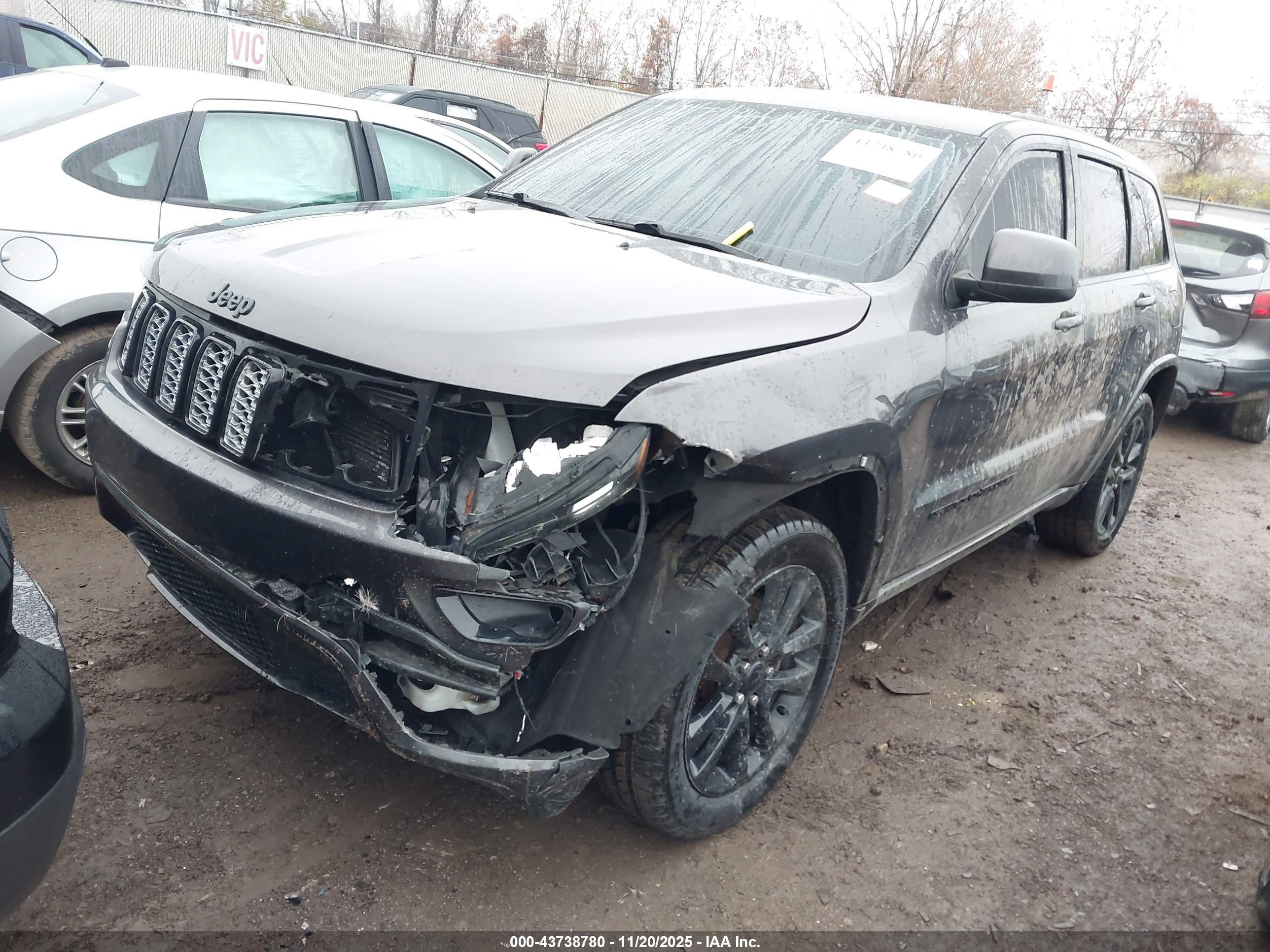 JEEP GRAND image 2