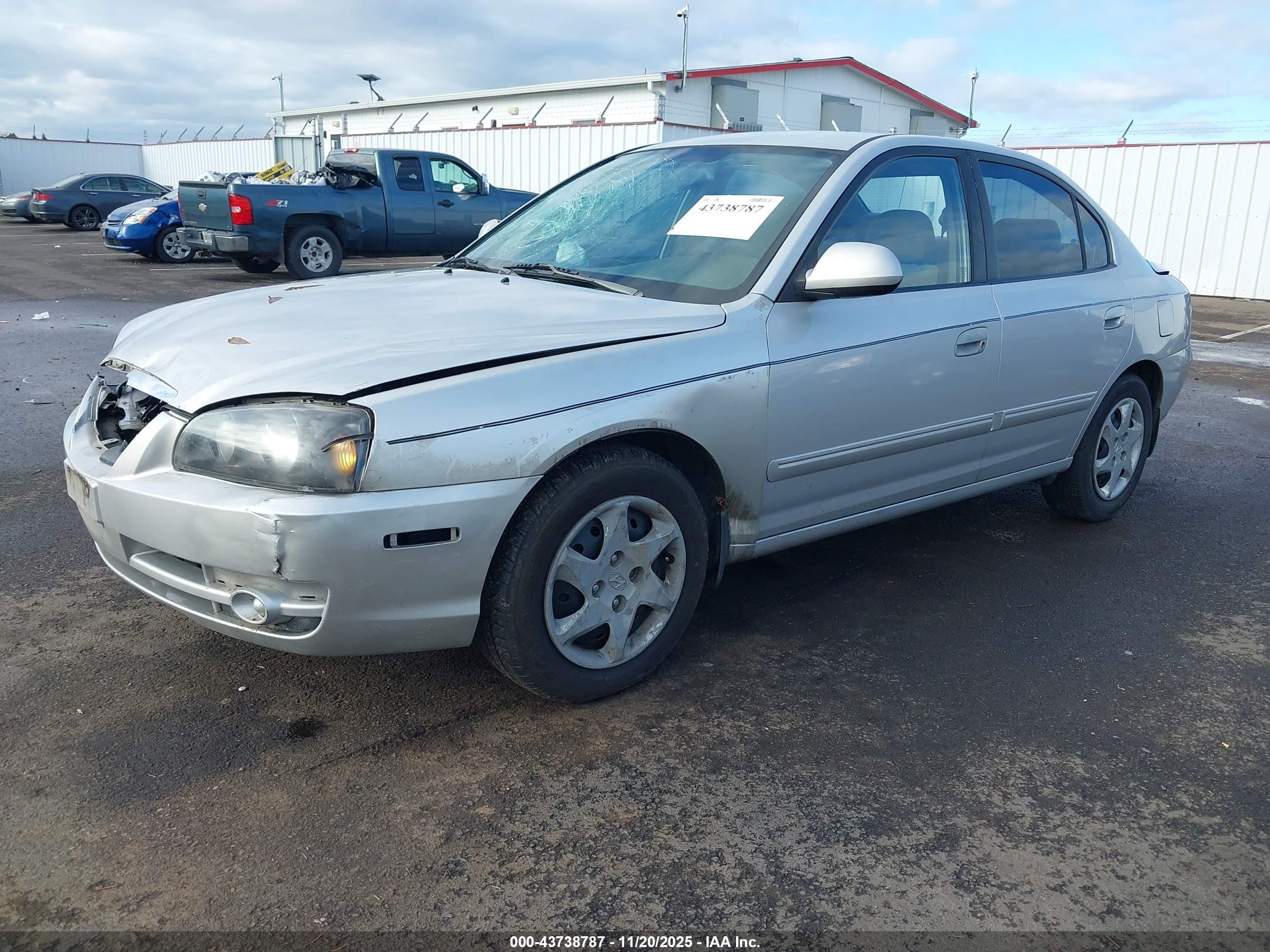 HYUNDAI ELANTRA image 2