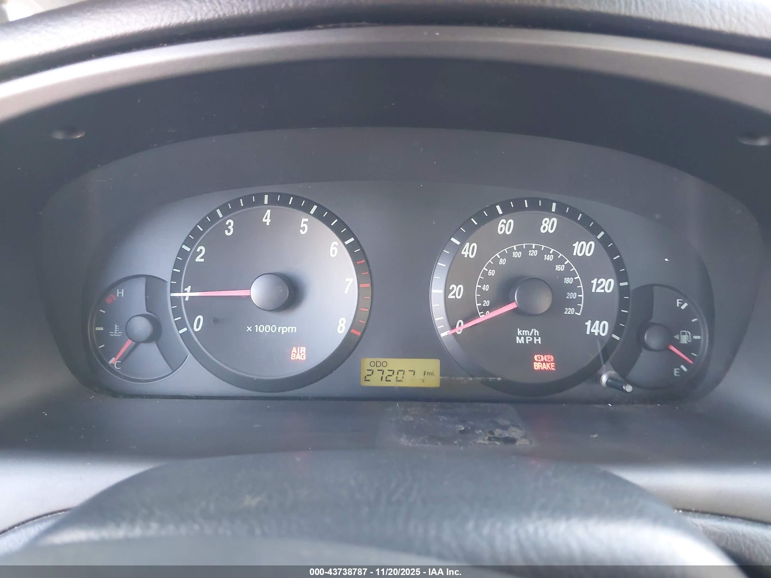 HYUNDAI ELANTRA image 7