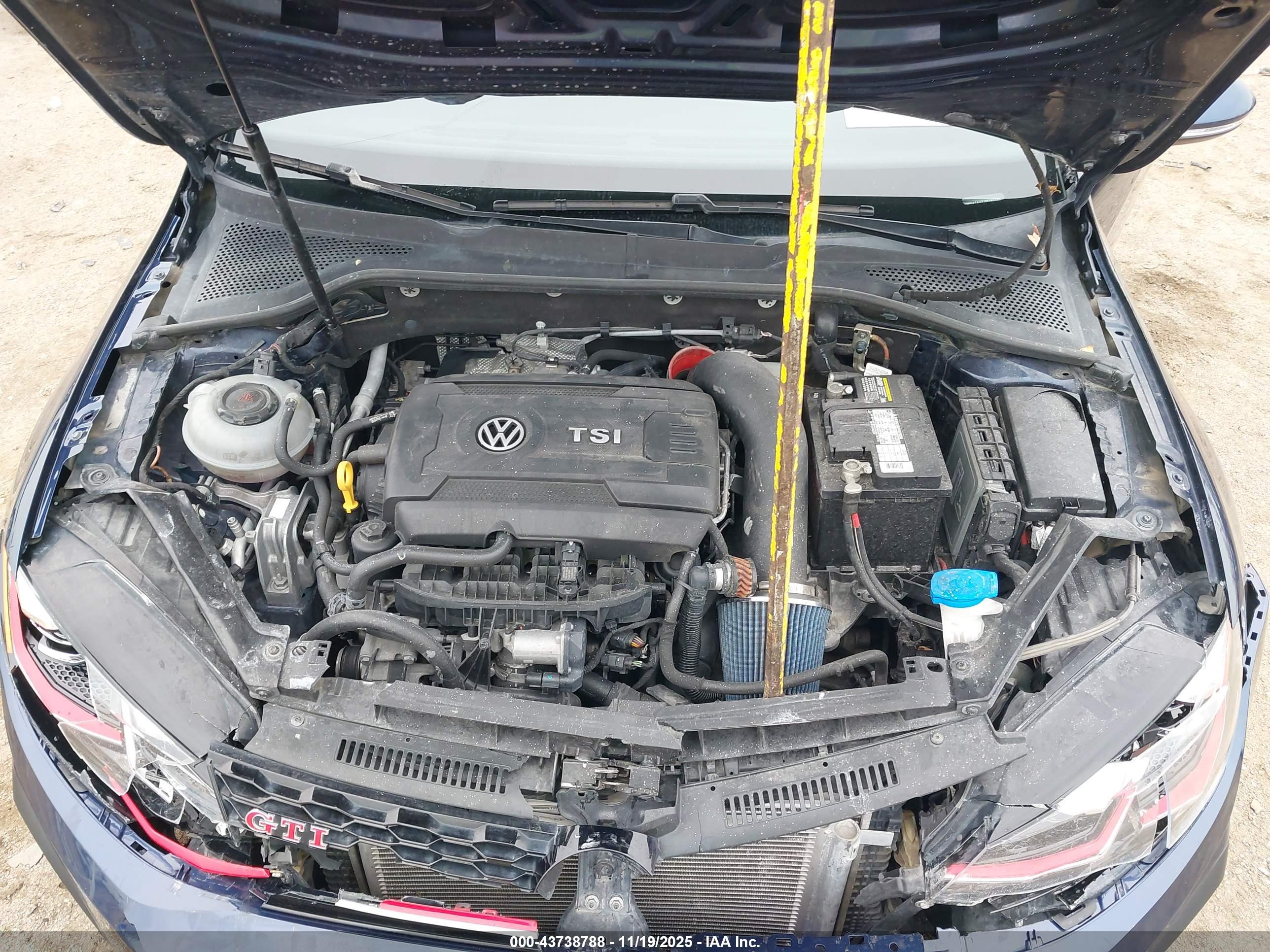 VOLKSWAGEN GOLF image 10