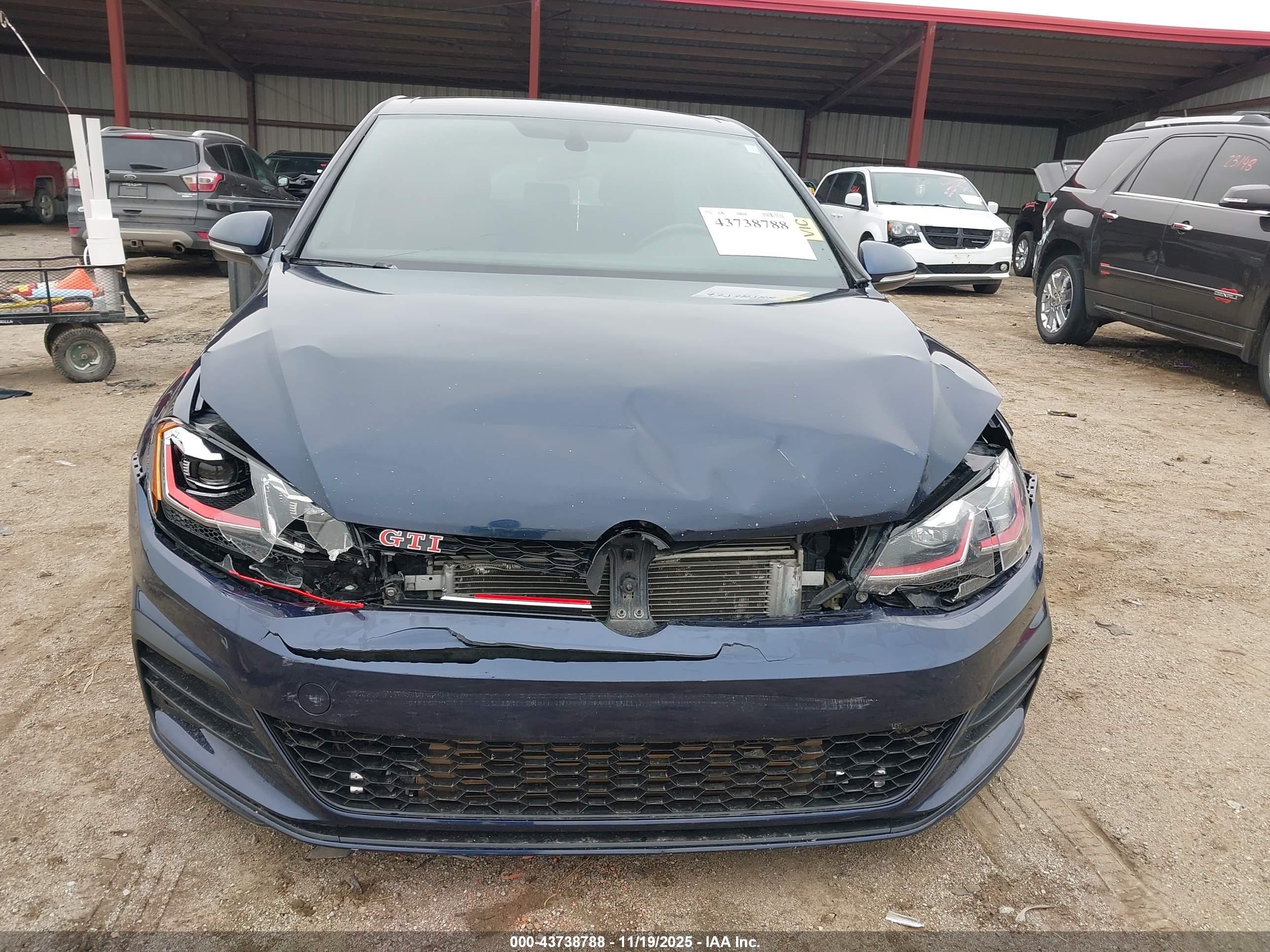 VOLKSWAGEN GOLF image 6