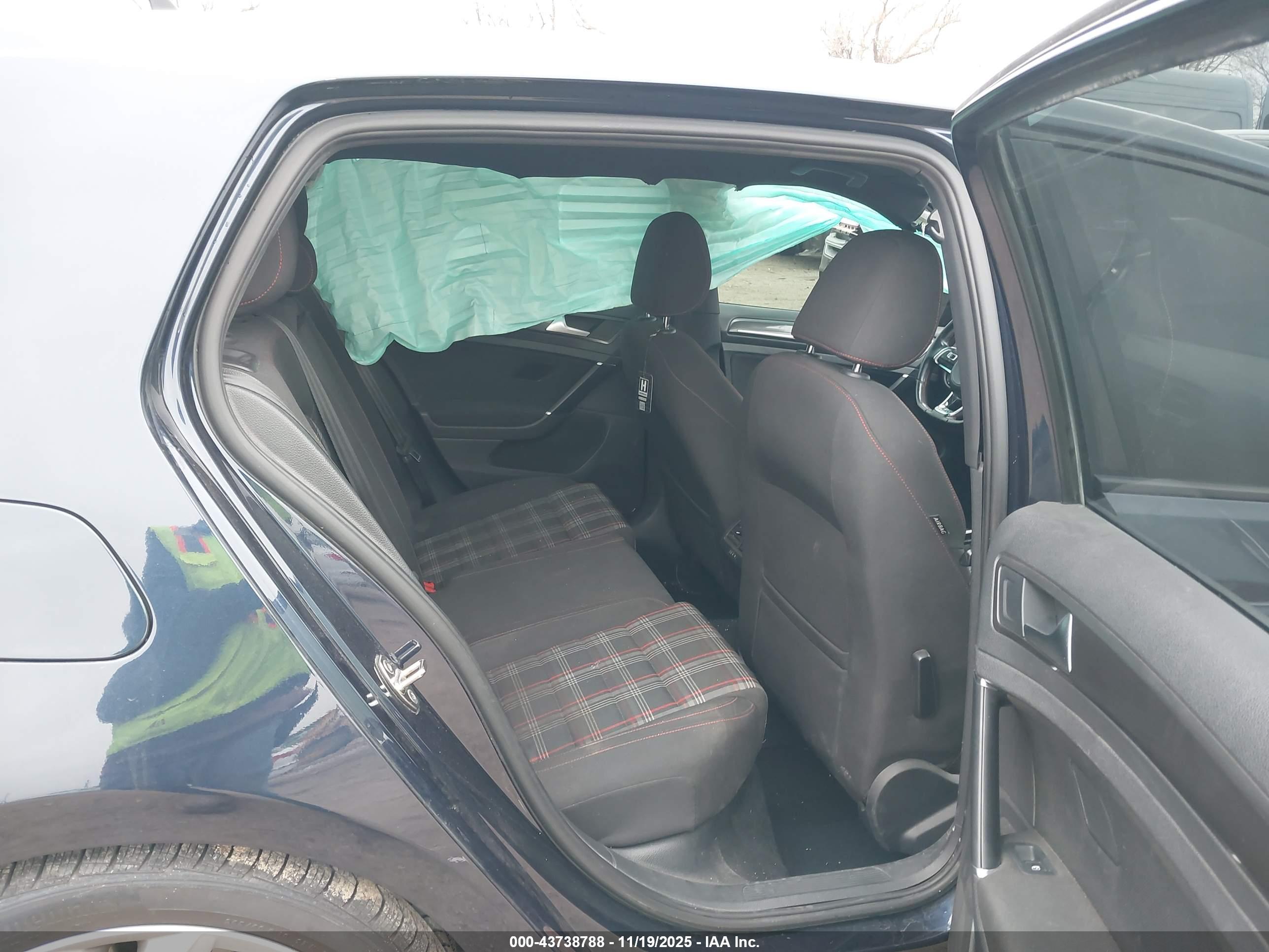 VOLKSWAGEN GOLF image 8