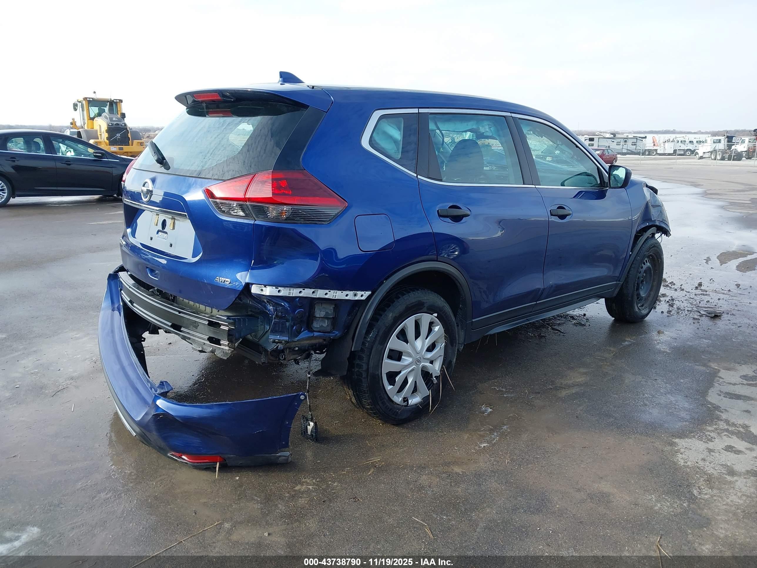 NISSAN ROGUE image 4