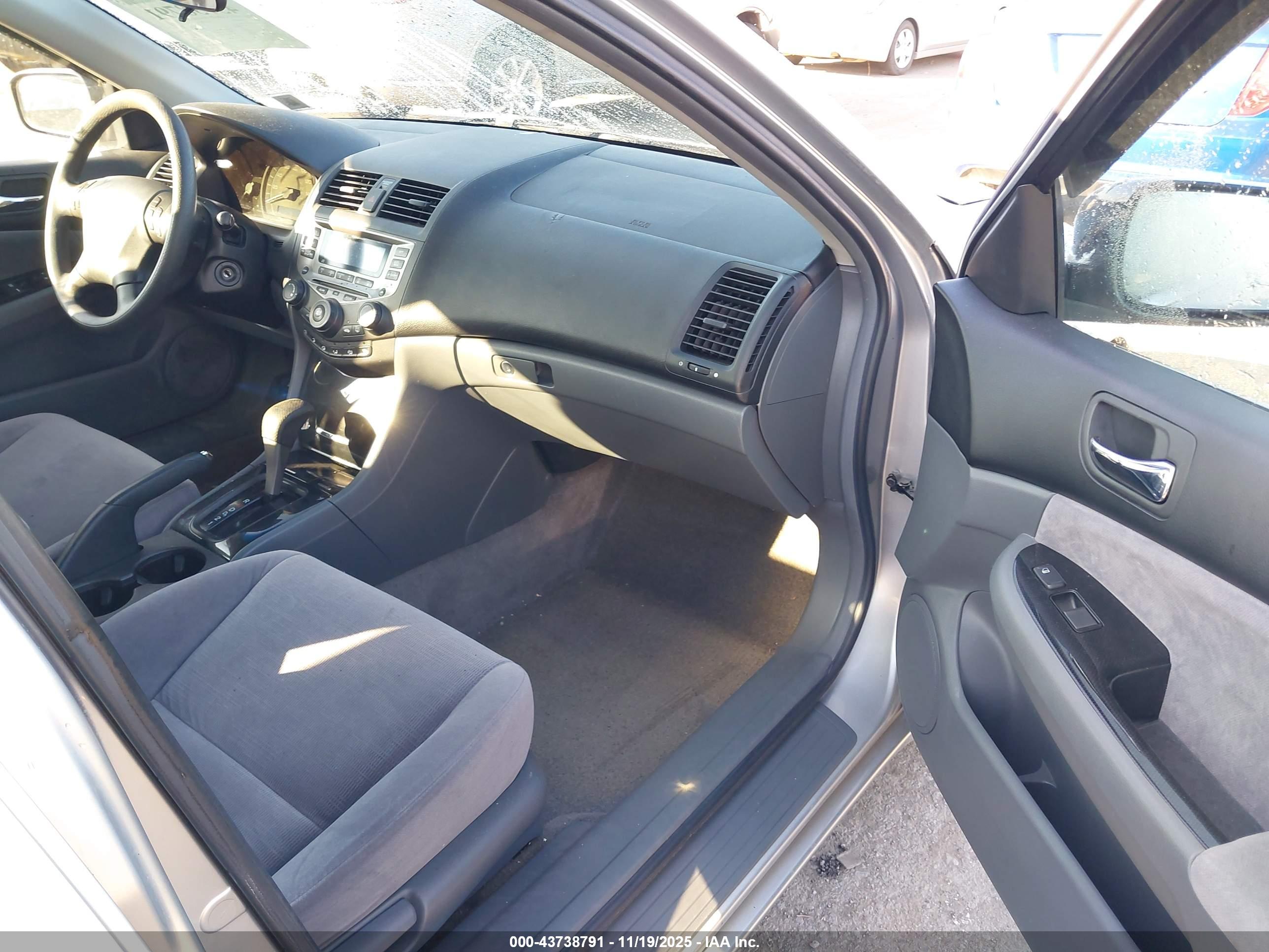 HONDA ACCORD image 5