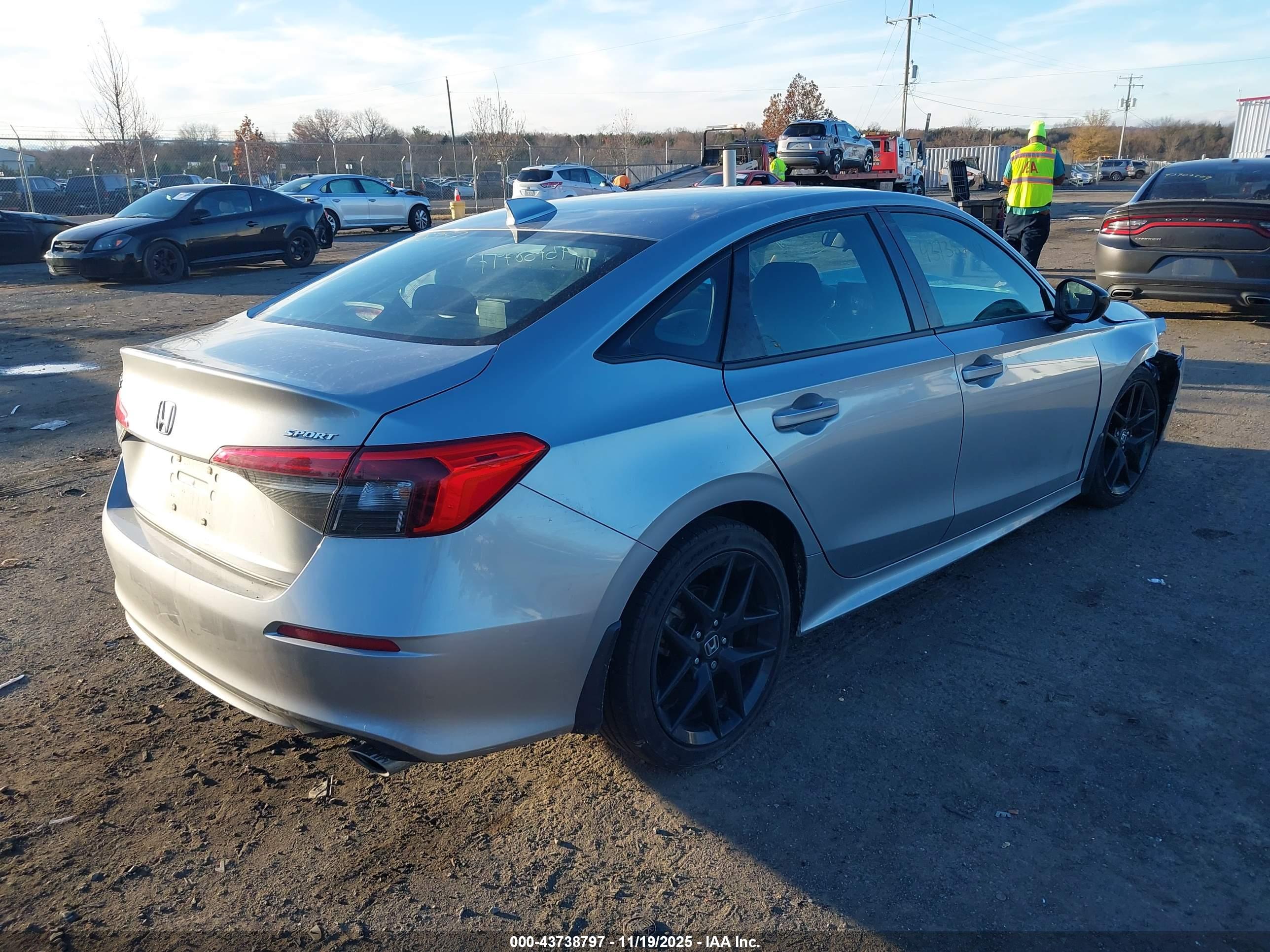 HONDA CIVIC image 4