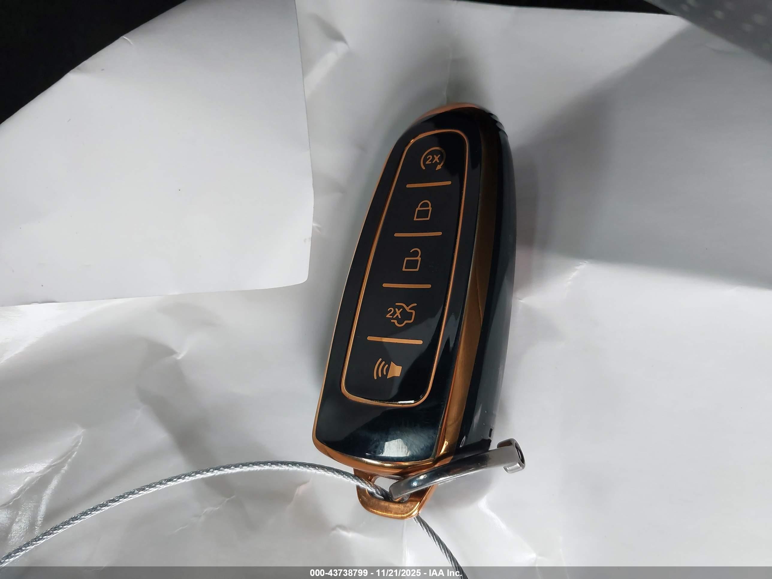 FORD TAURUS image 11