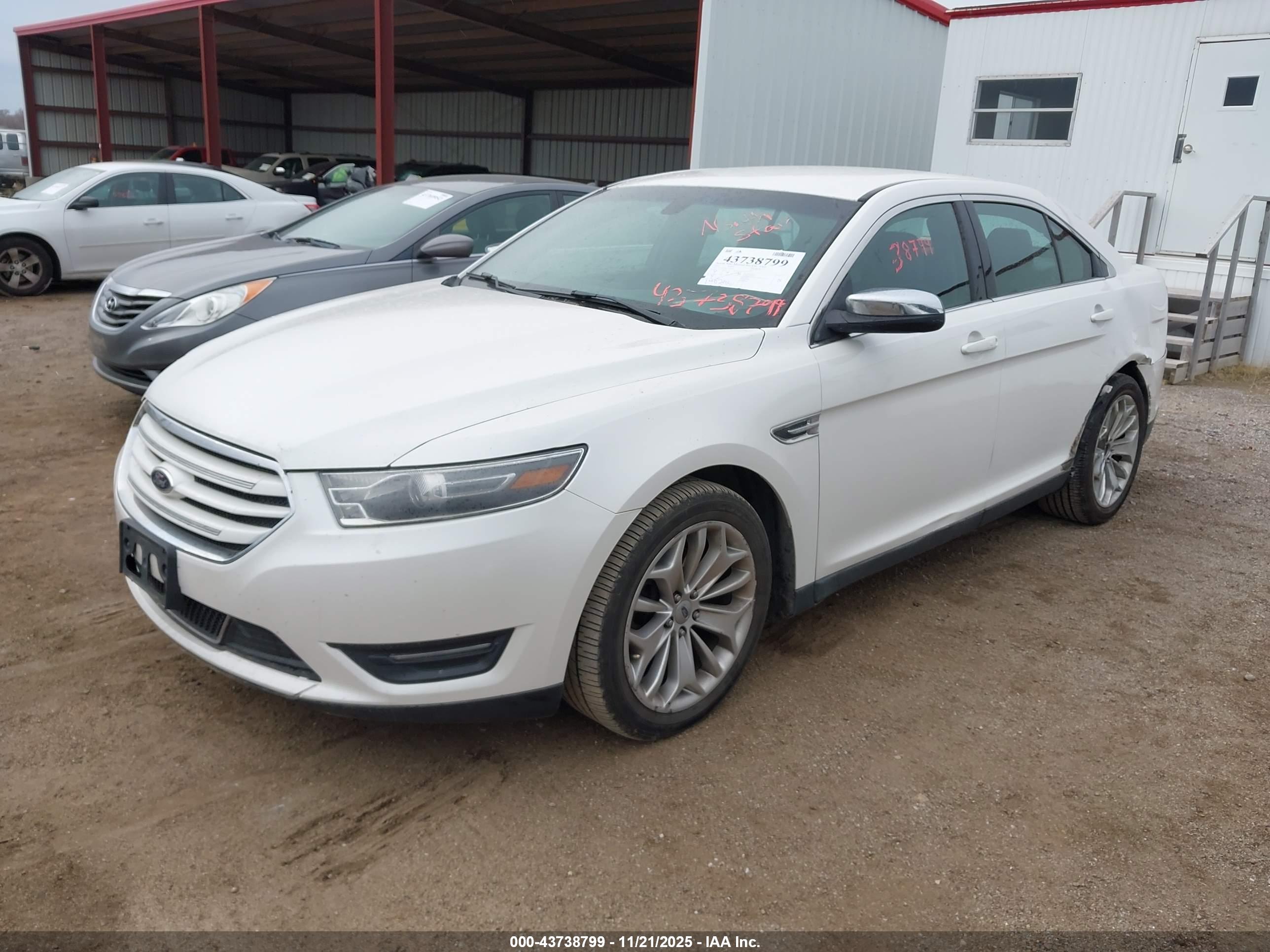 FORD TAURUS image 2