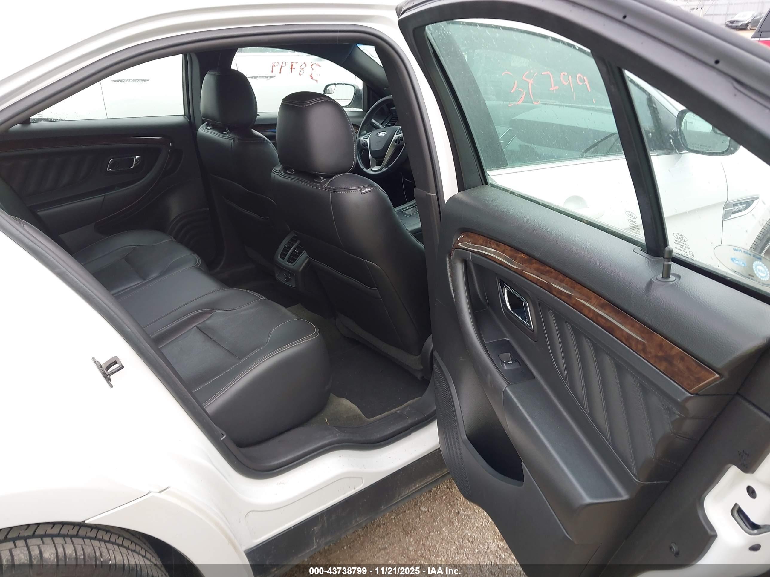 FORD TAURUS image 8
