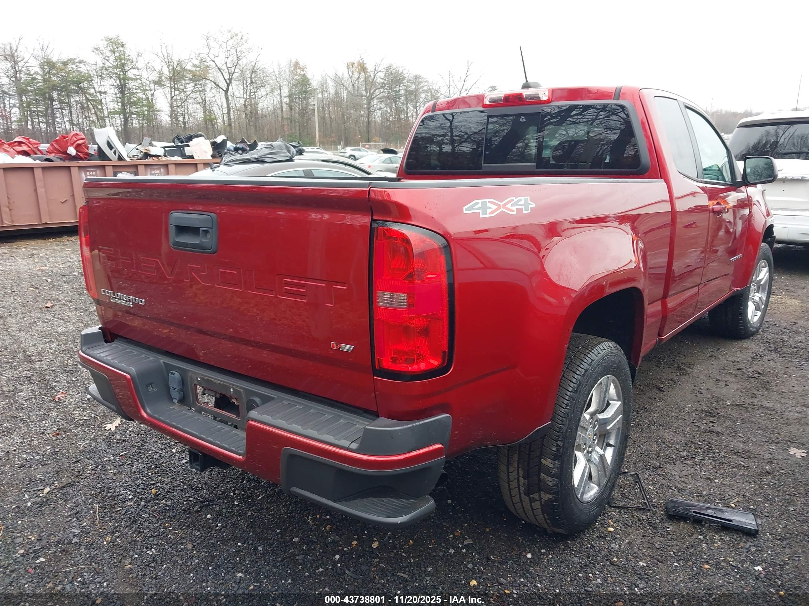CHEVROLET COLORADO image 4