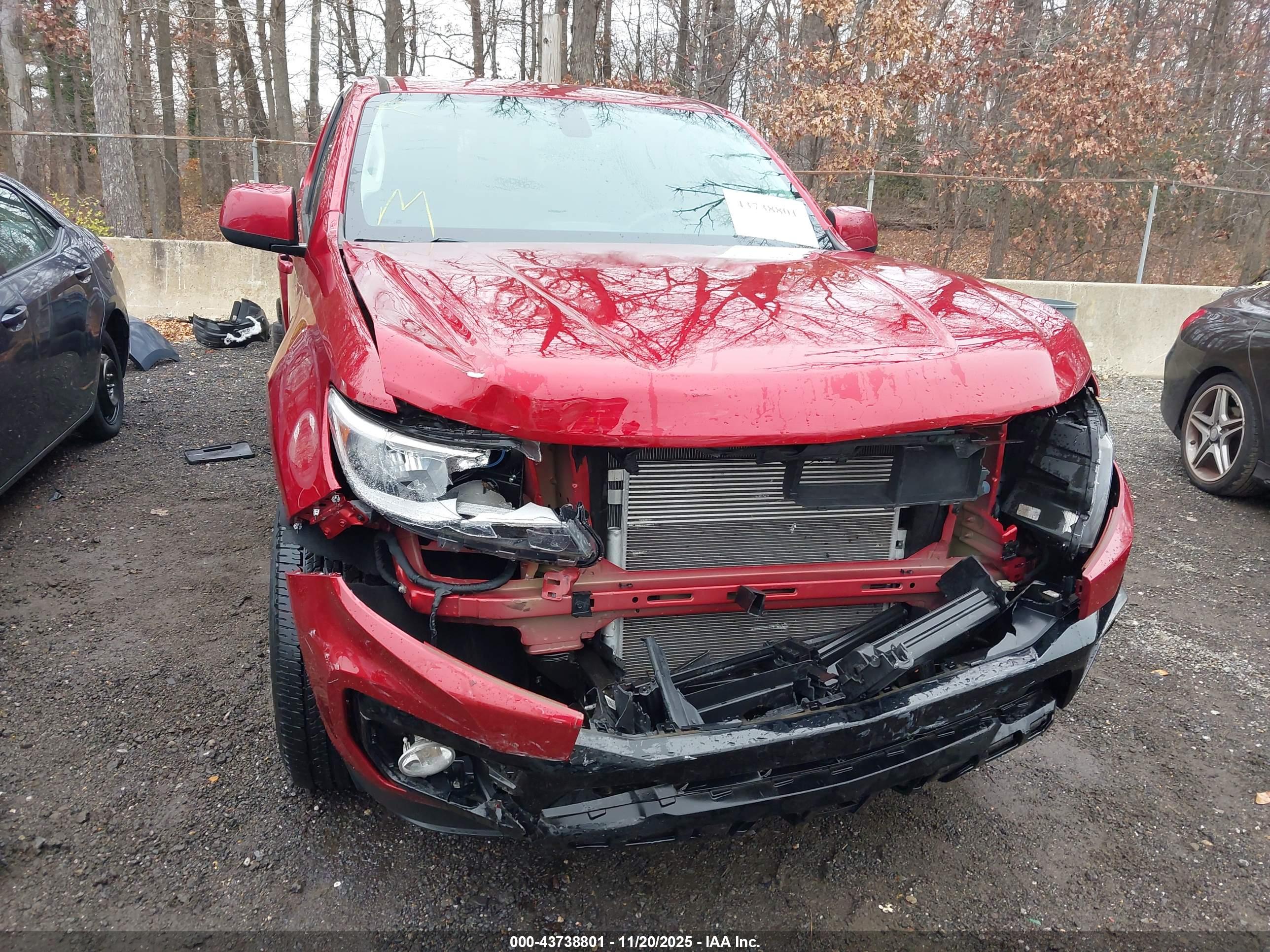 CHEVROLET COLORADO image 6