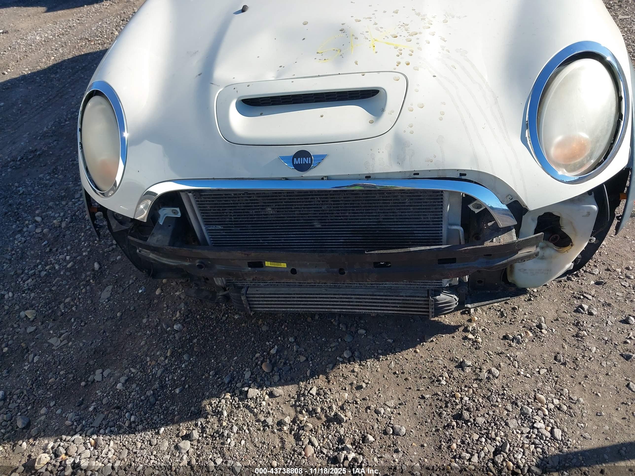 MINI COOPER image 6