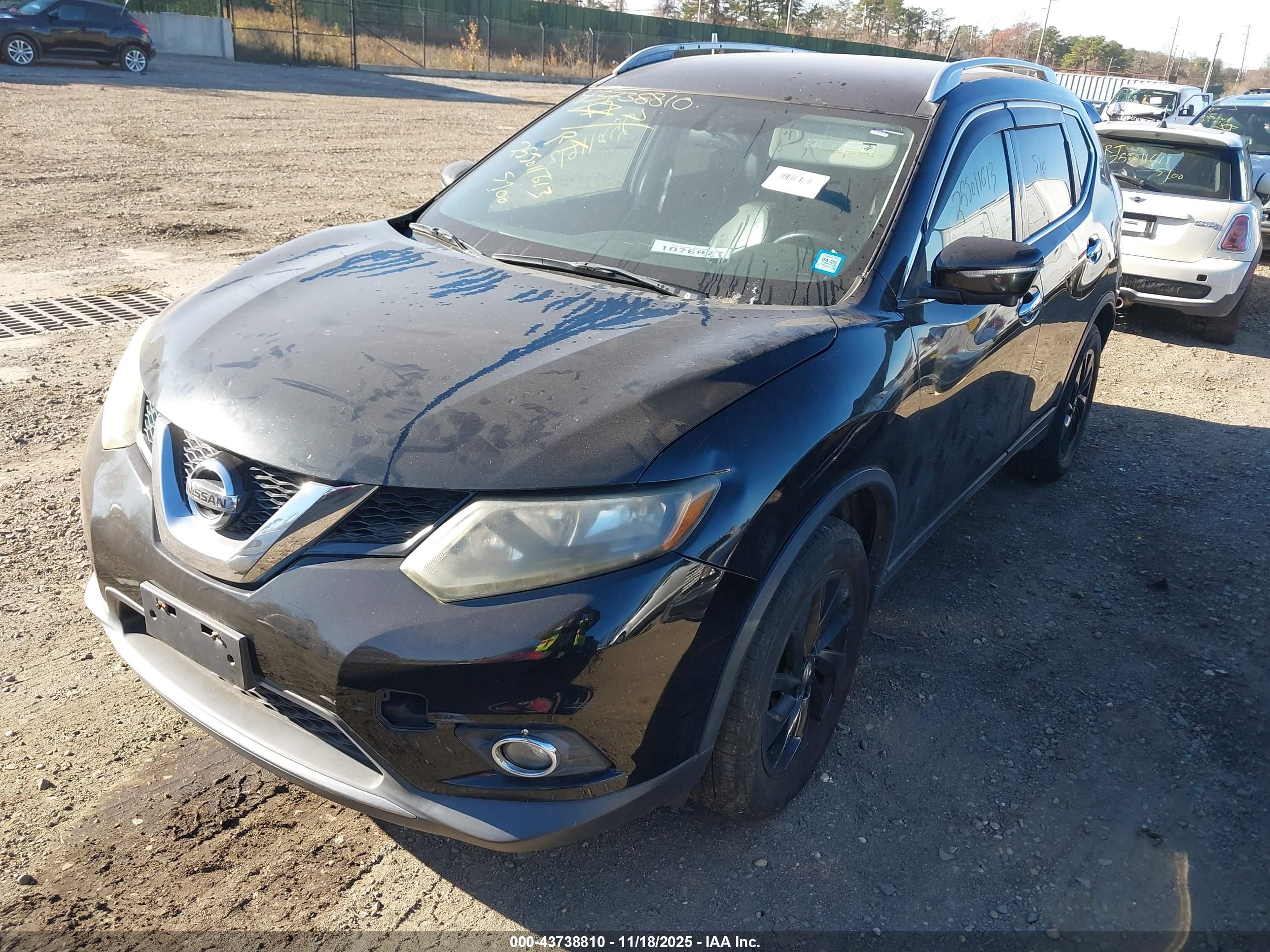 NISSAN ROGUE image 2