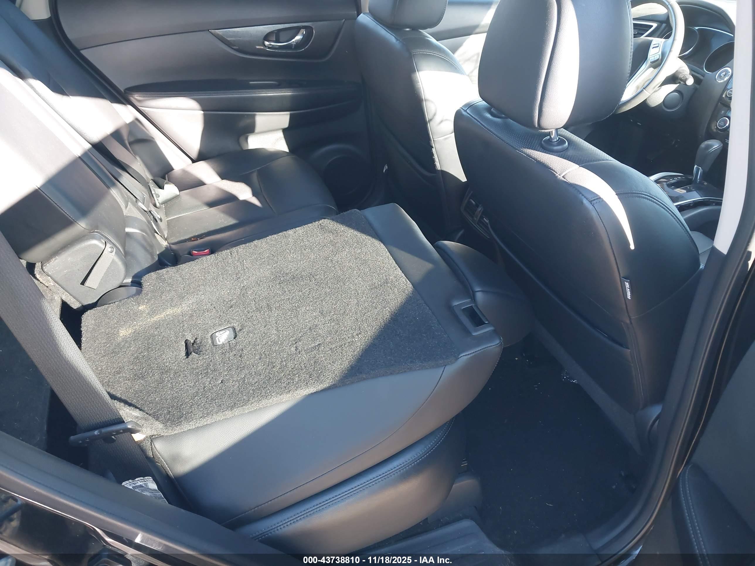 NISSAN ROGUE image 8