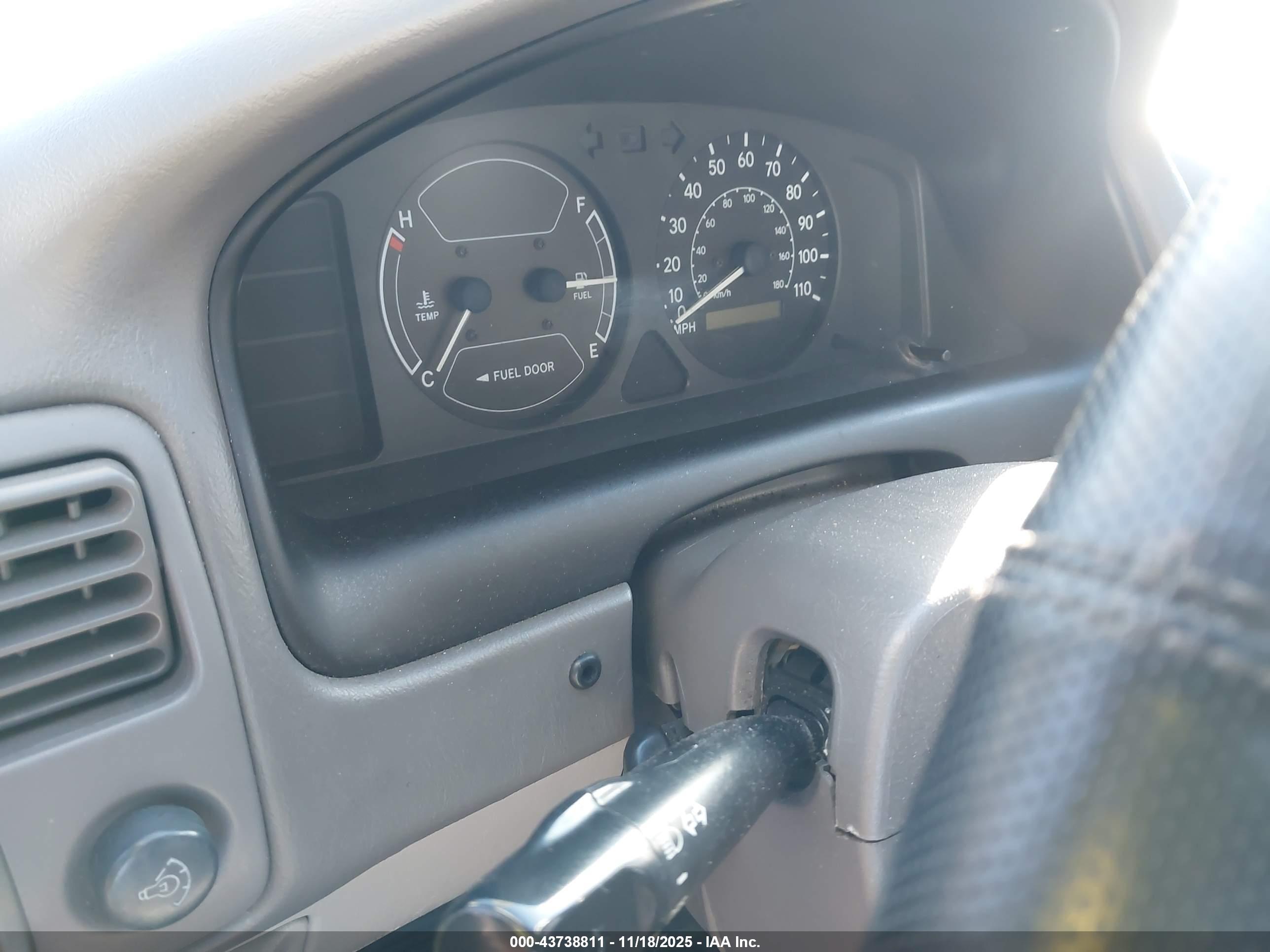 TOYOTA COROLLA image 7