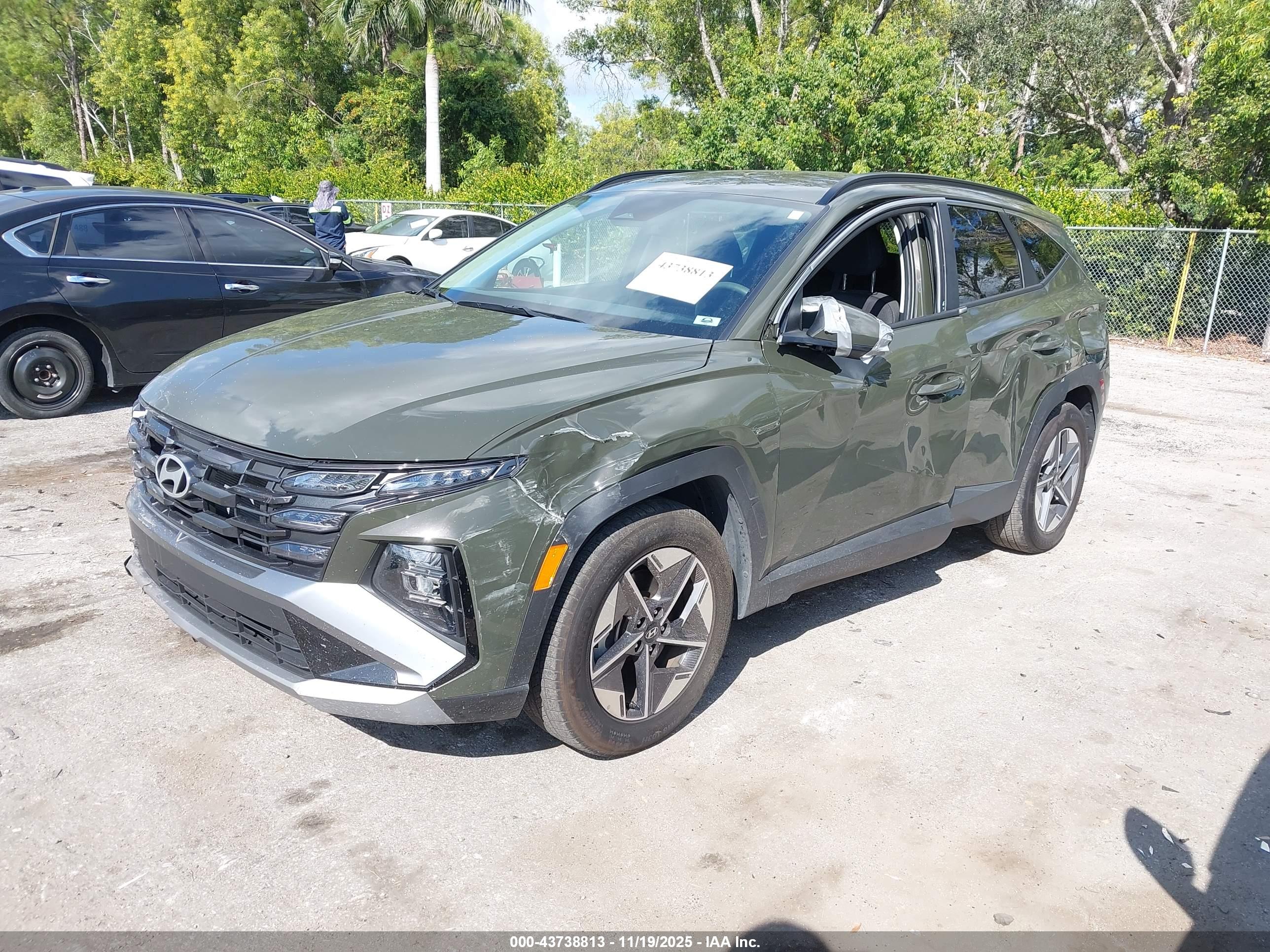 HYUNDAI TUCSON image 2
