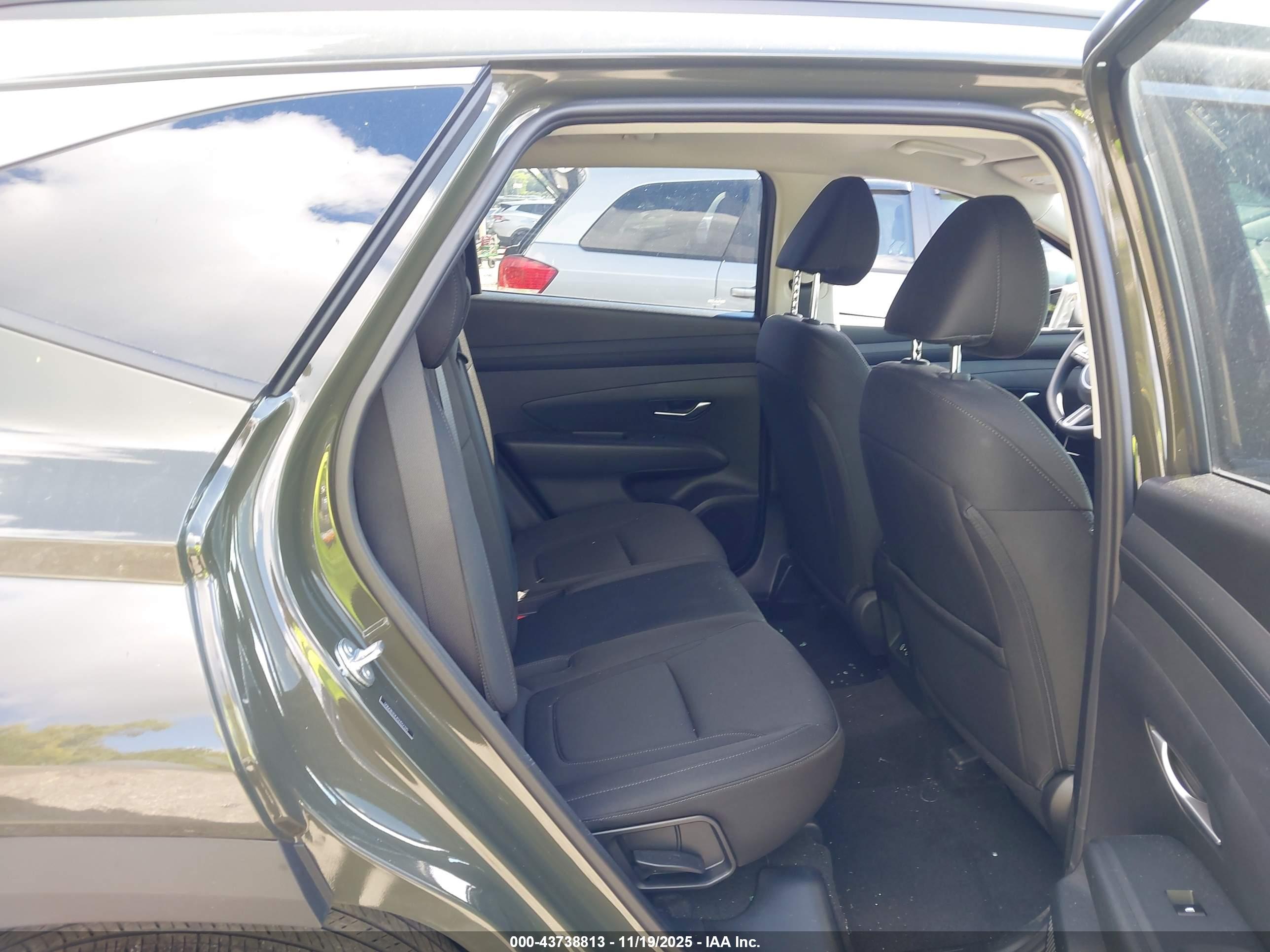 HYUNDAI TUCSON image 8