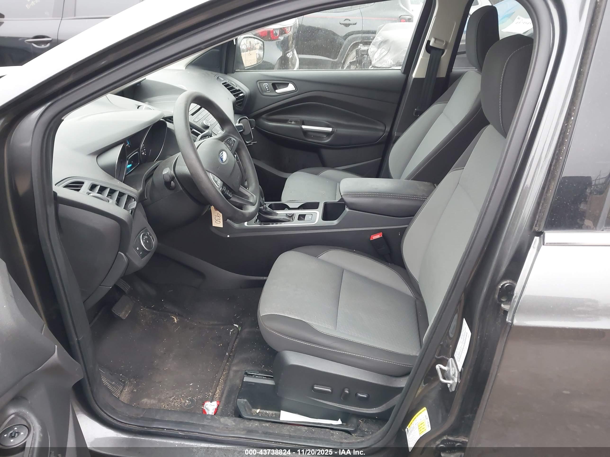 FORD ESCAPE image 5