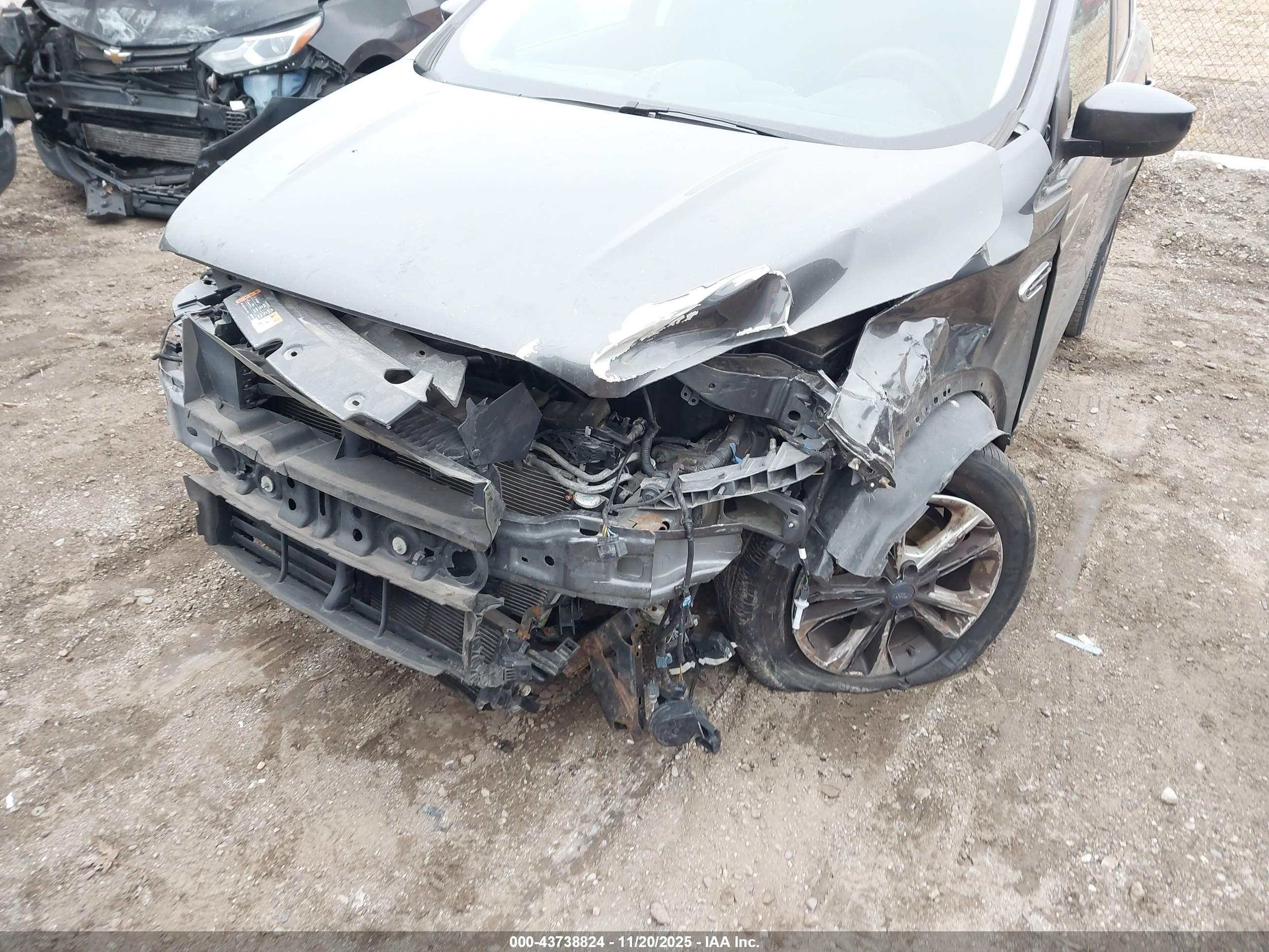 FORD ESCAPE image 6