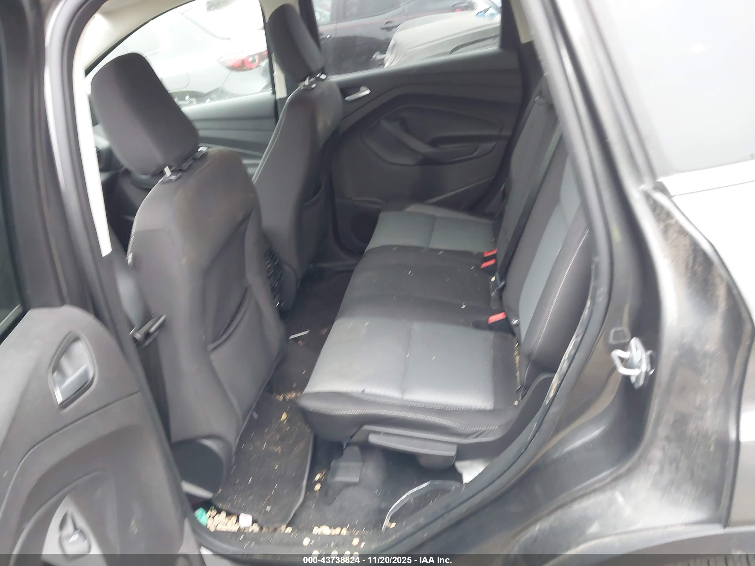 FORD ESCAPE image 8