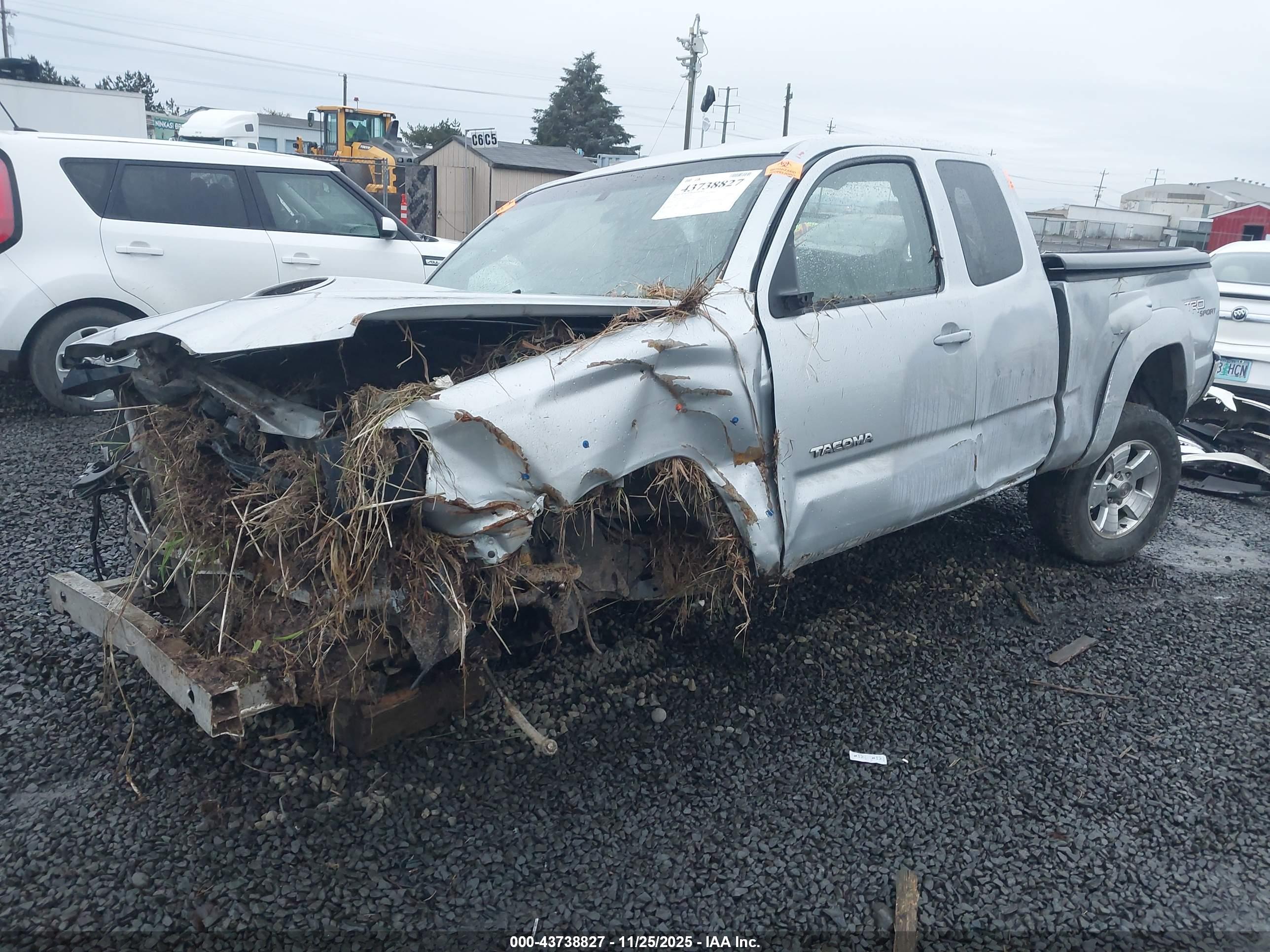 TOYOTA TACOMA image 2
