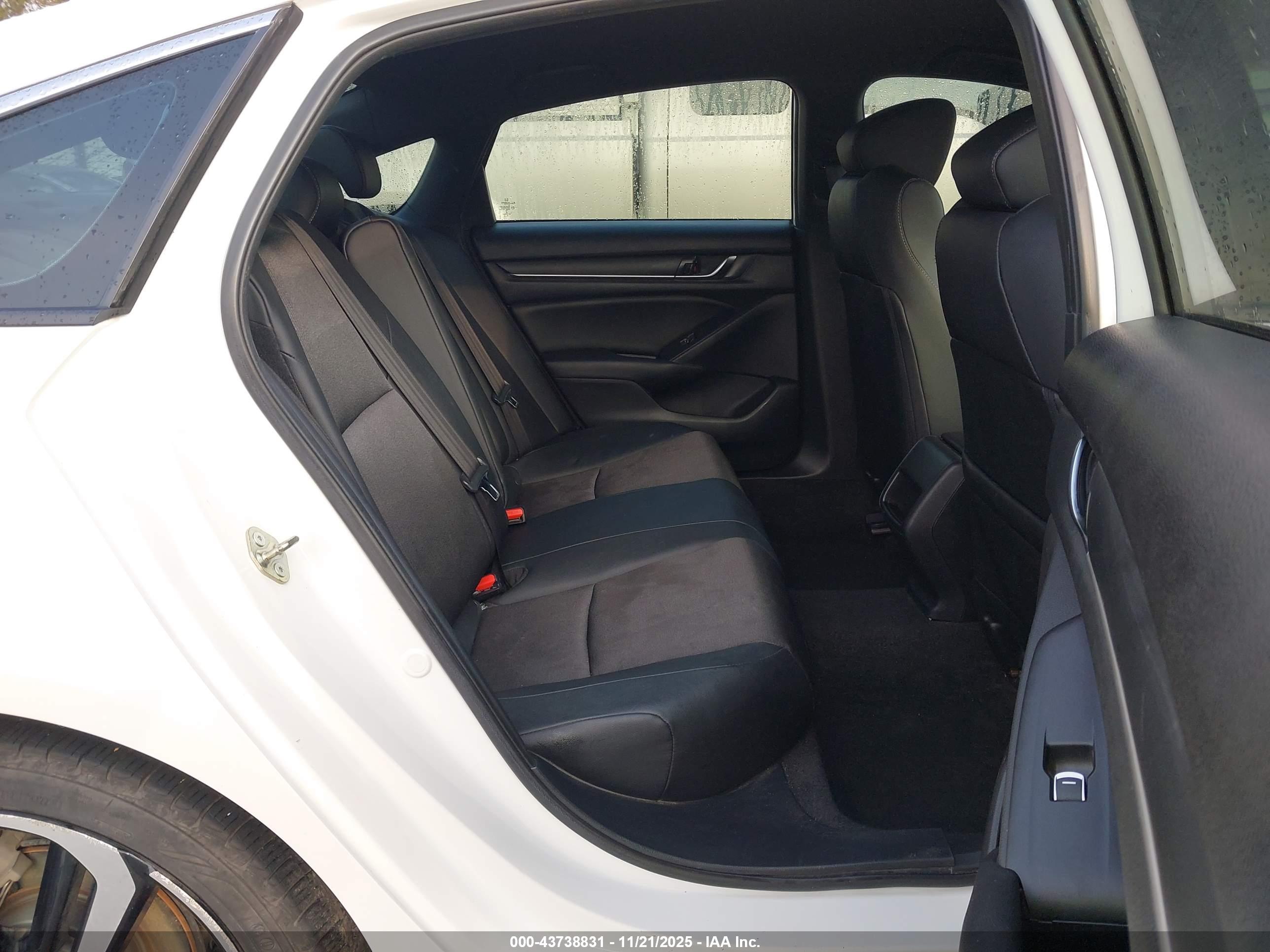 HONDA ACCORD image 8