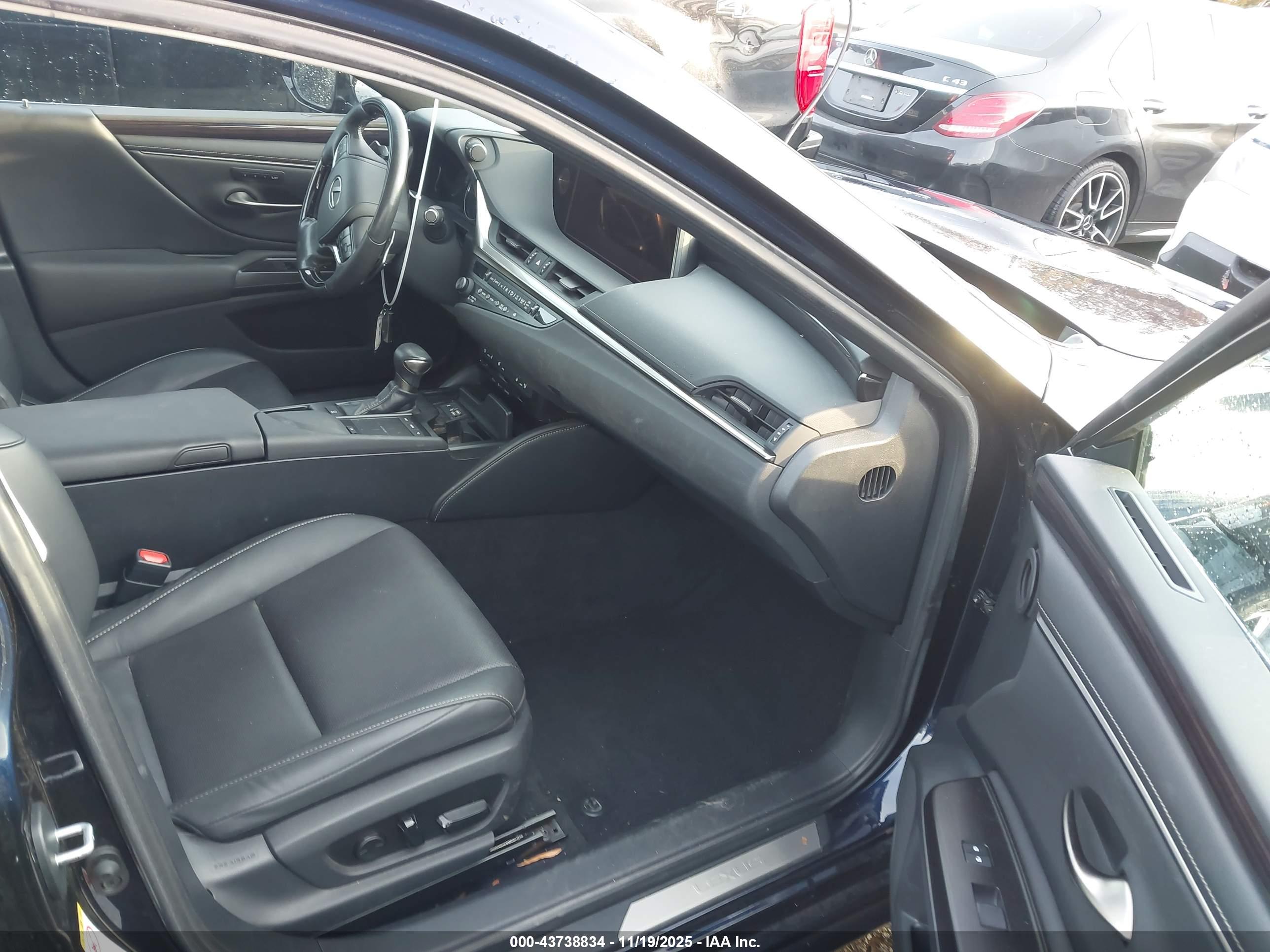 LEXUS ES image 5